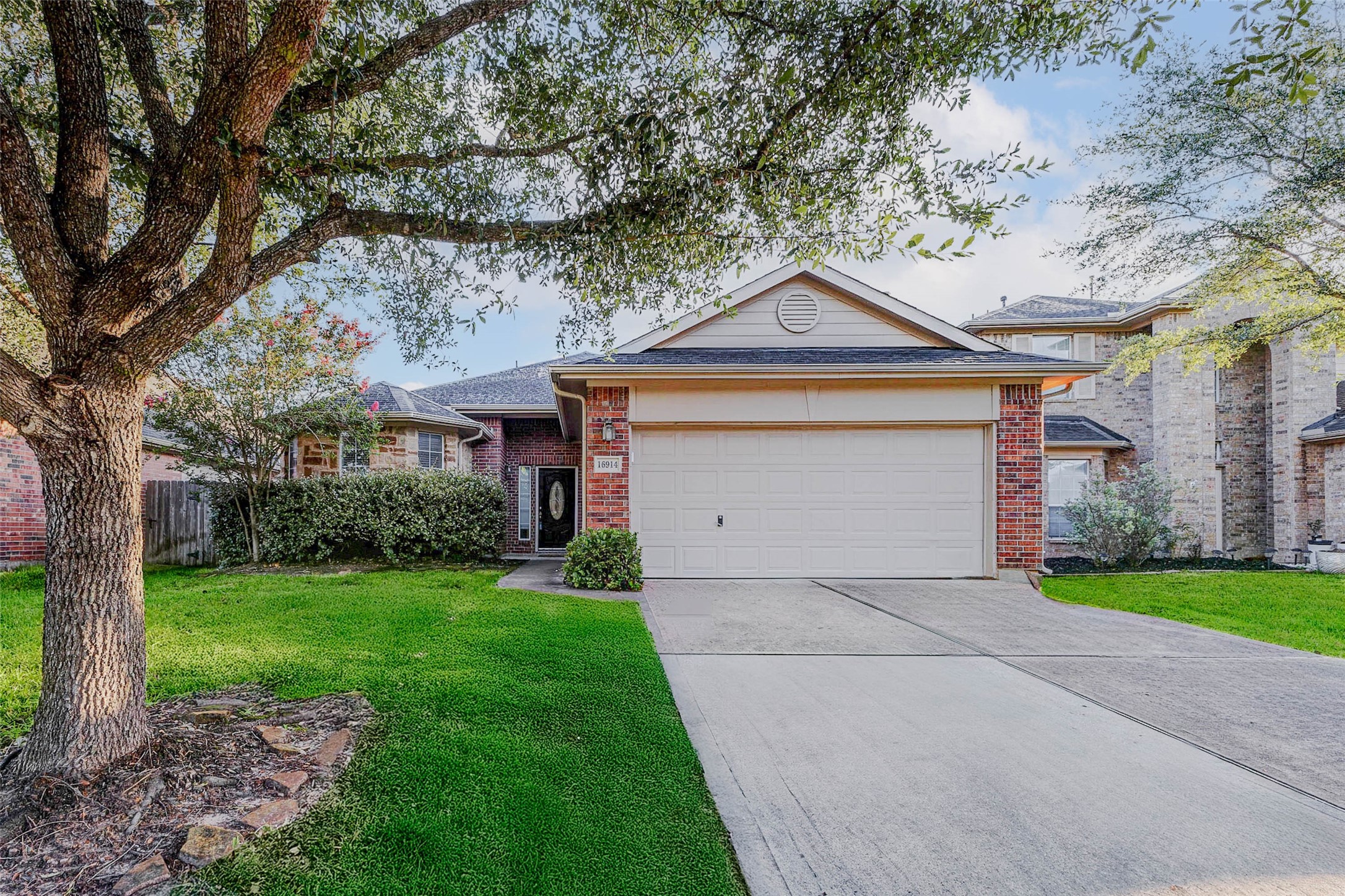 16914 Tranquility Park Drive Property Photo 1