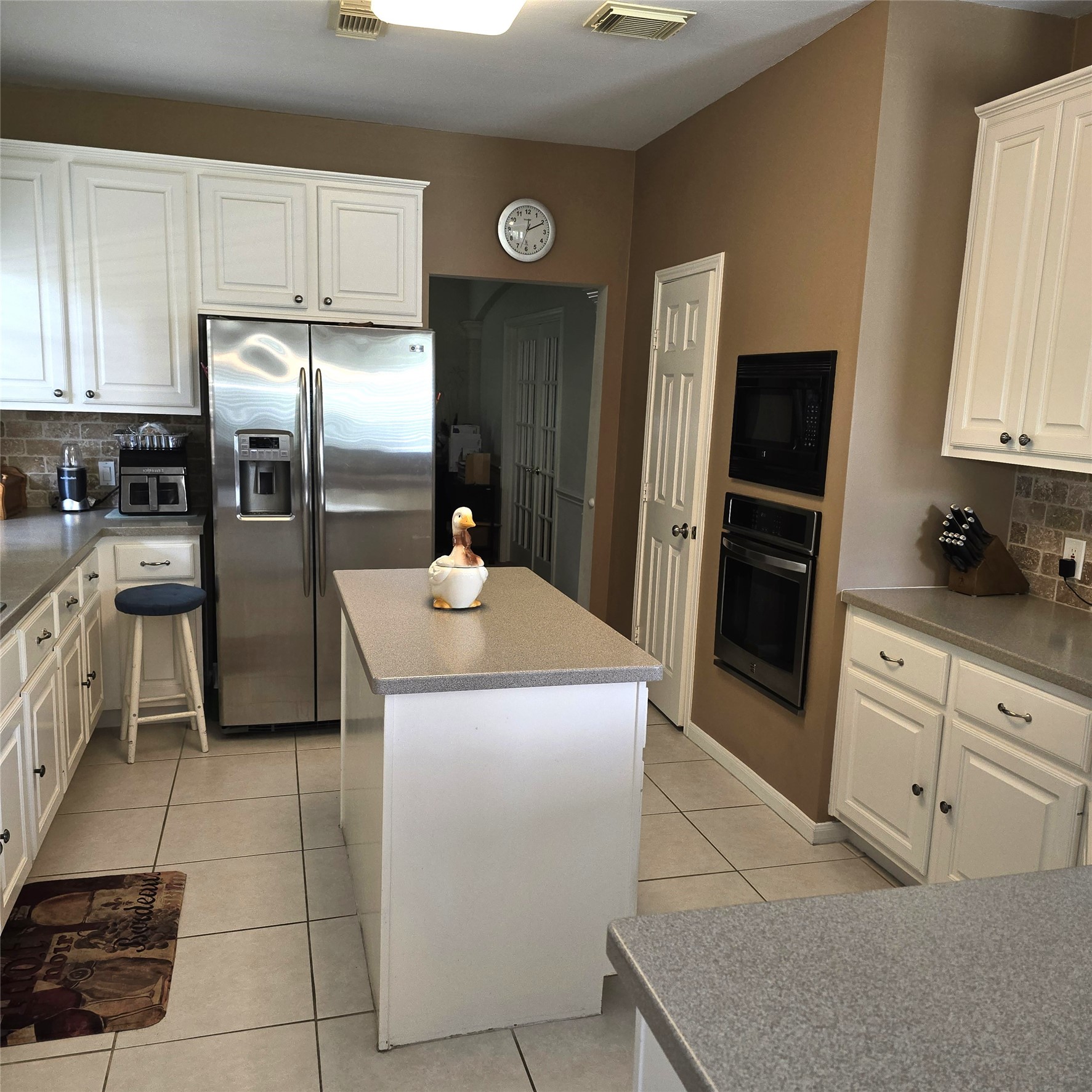 2431 Oyster Loop Drive Property Photo 4