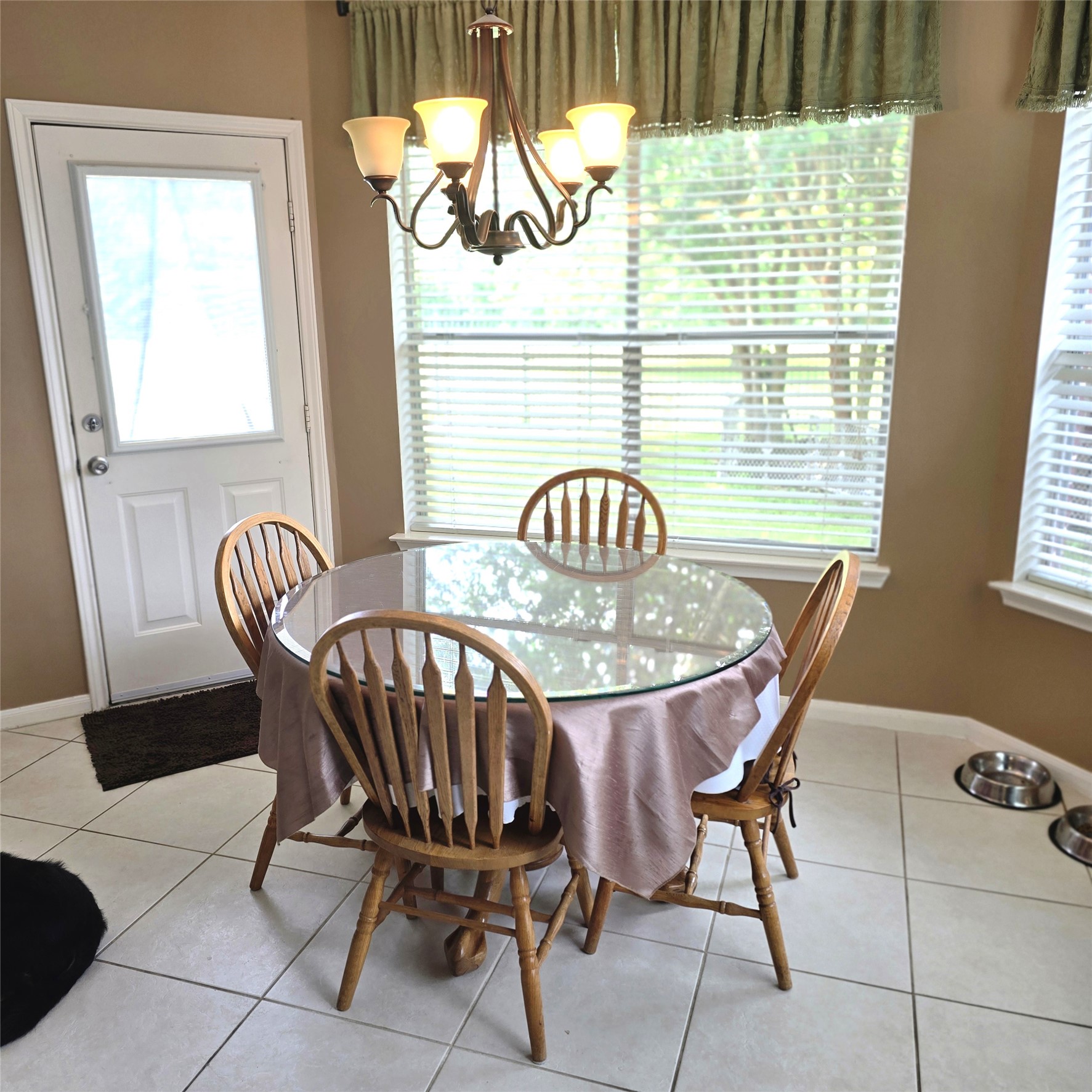 2431 Oyster Loop Drive Property Photo 6
