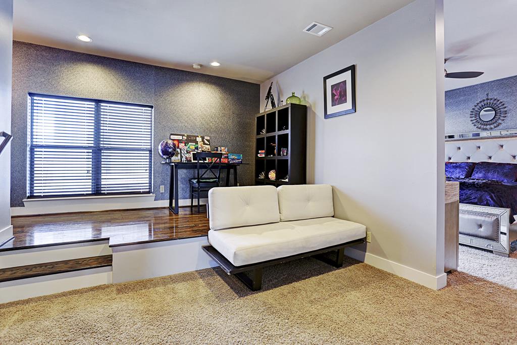 5005 Darling Street Property Photo 10