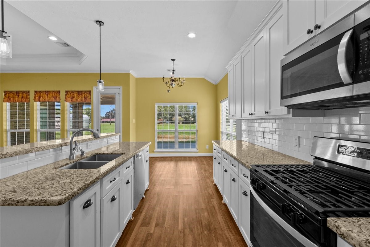 607 Oak Street Property Photo 9