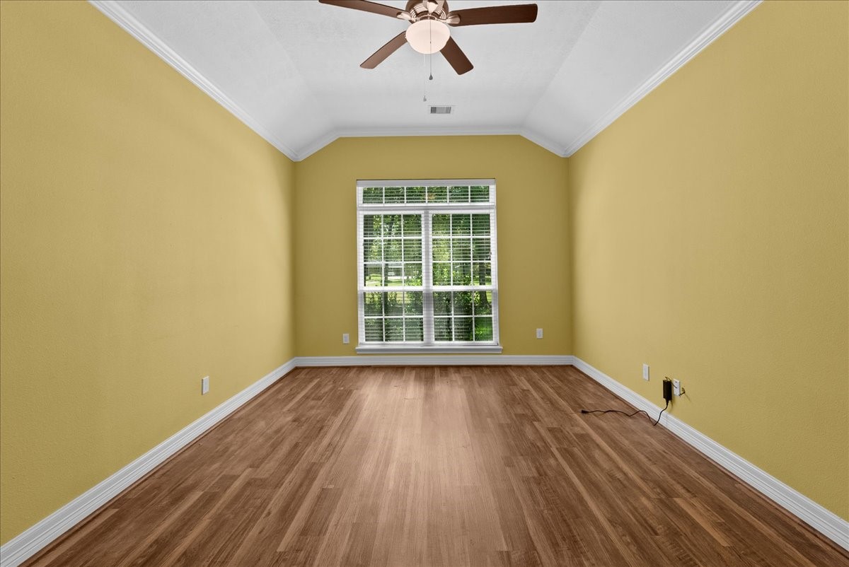 607 Oak Street Property Photo 28