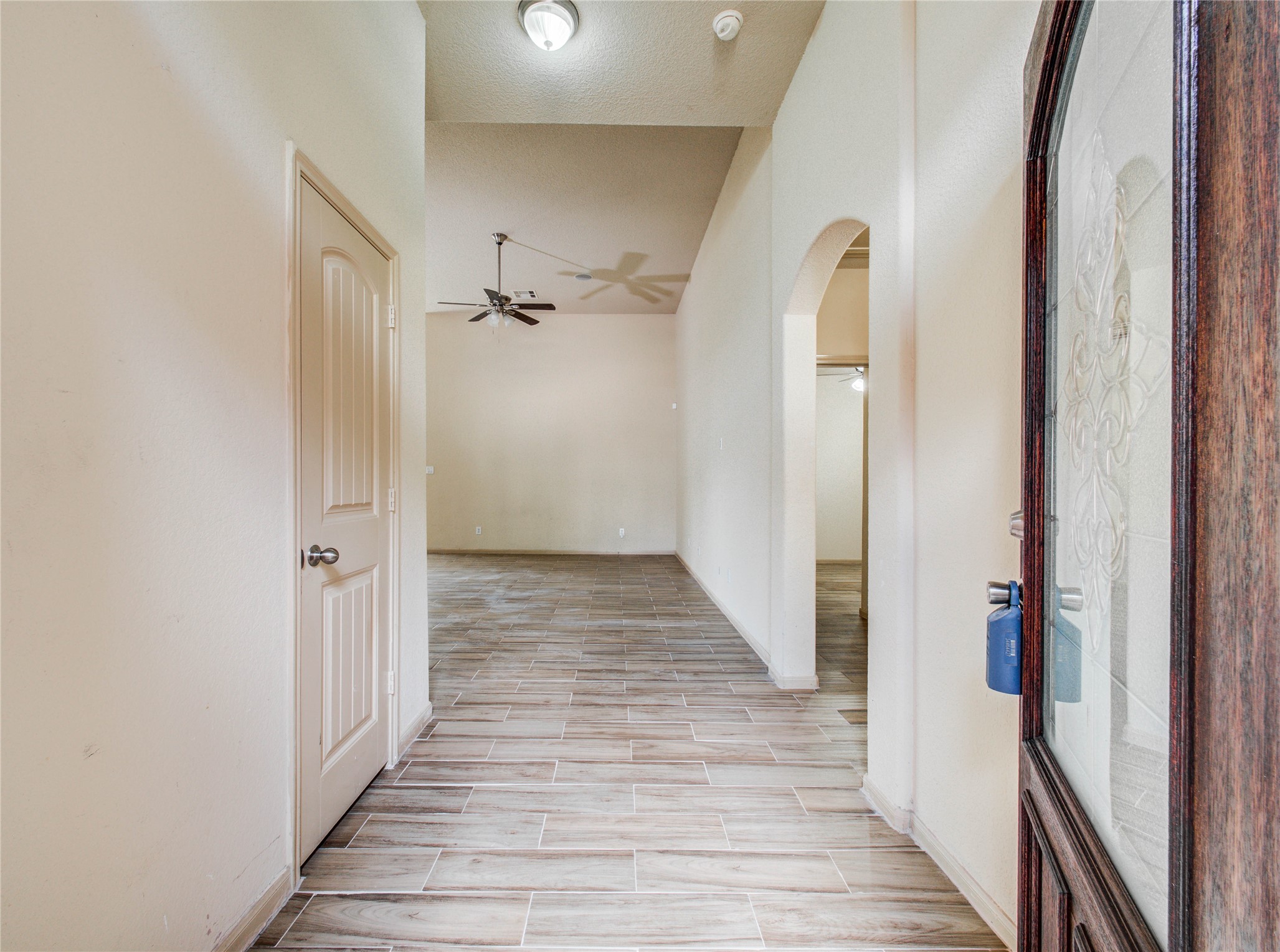 22411 Albee Drive Property Photo 6