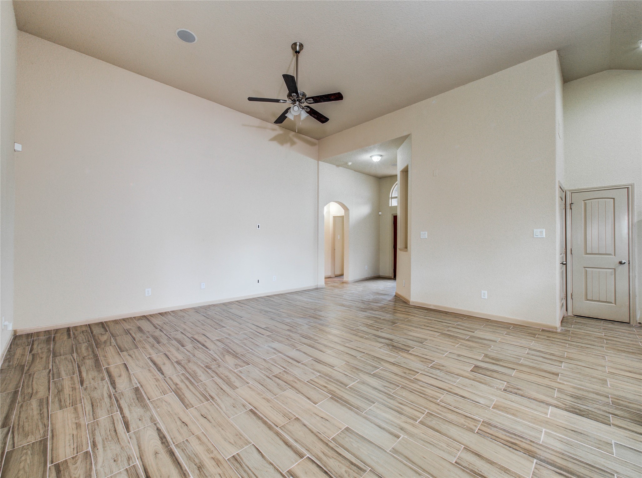22411 Albee Drive Property Photo 8