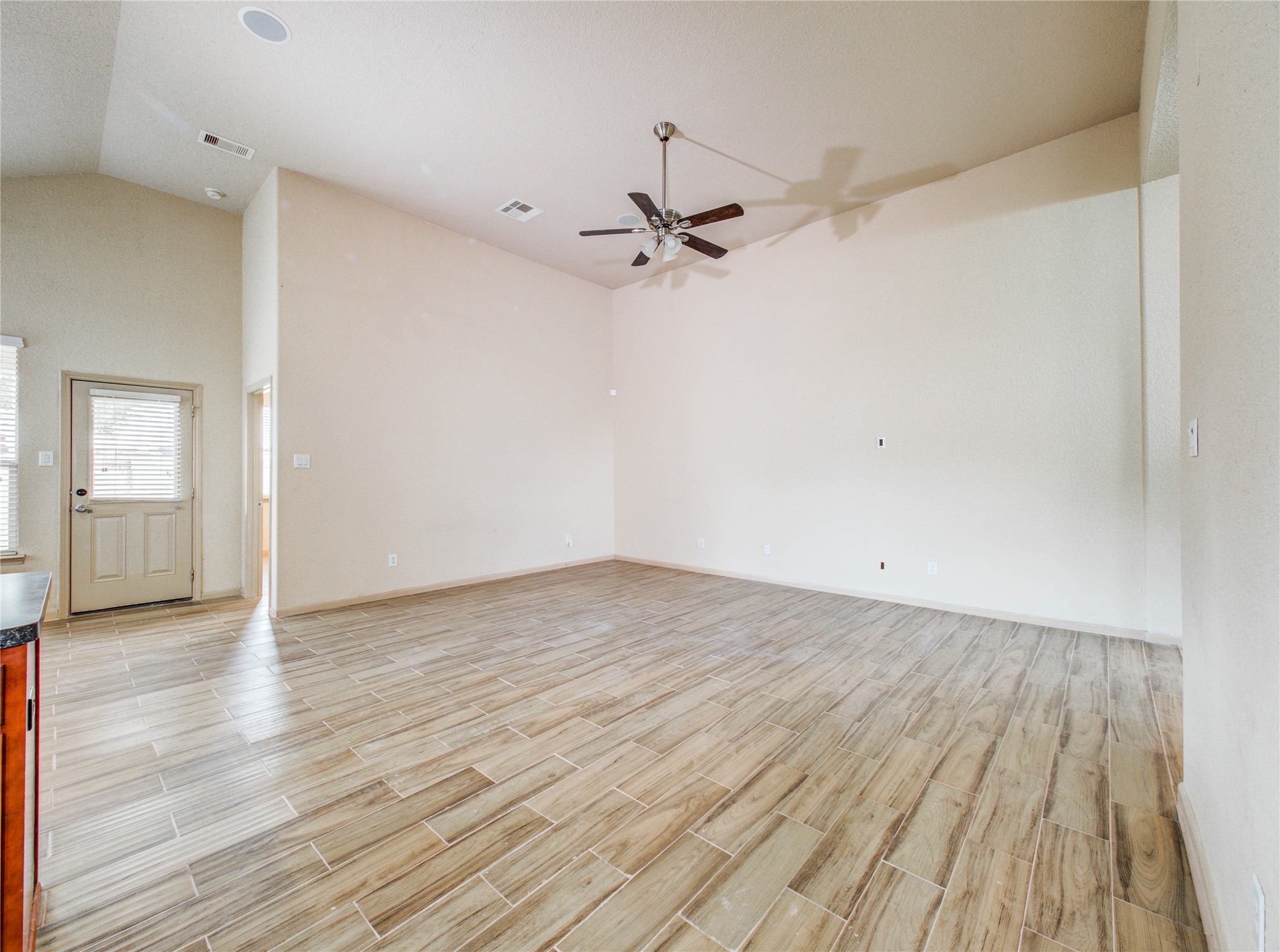 22411 Albee Drive Property Photo 9