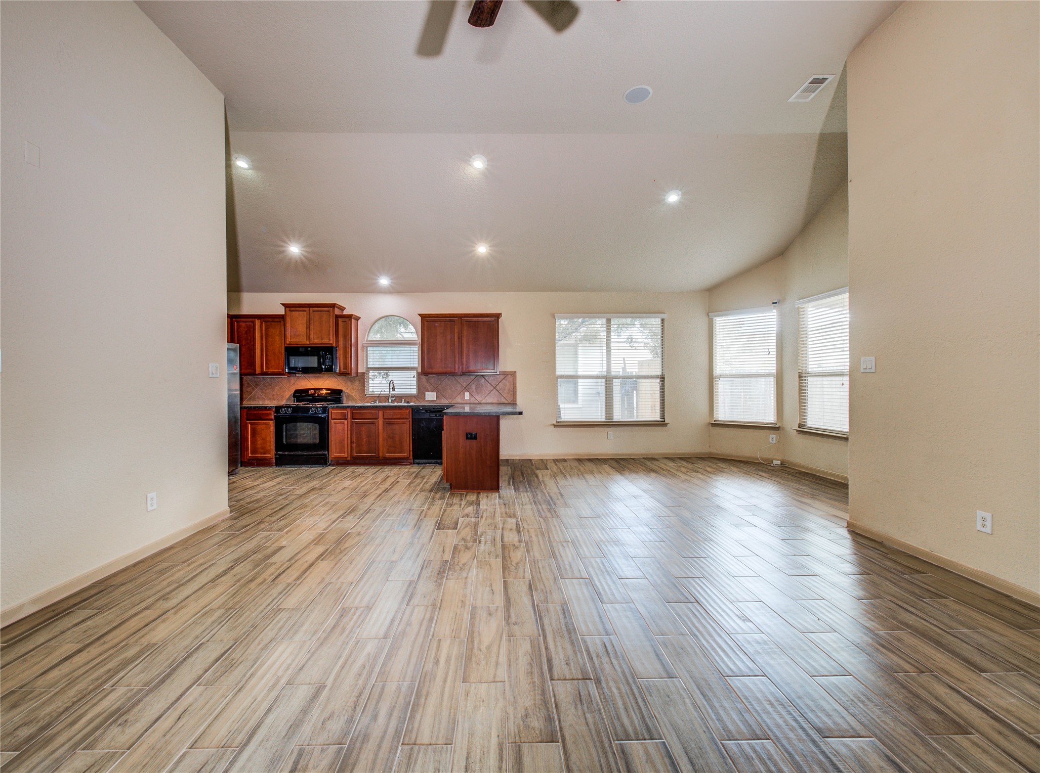 22411 Albee Drive Property Photo 10