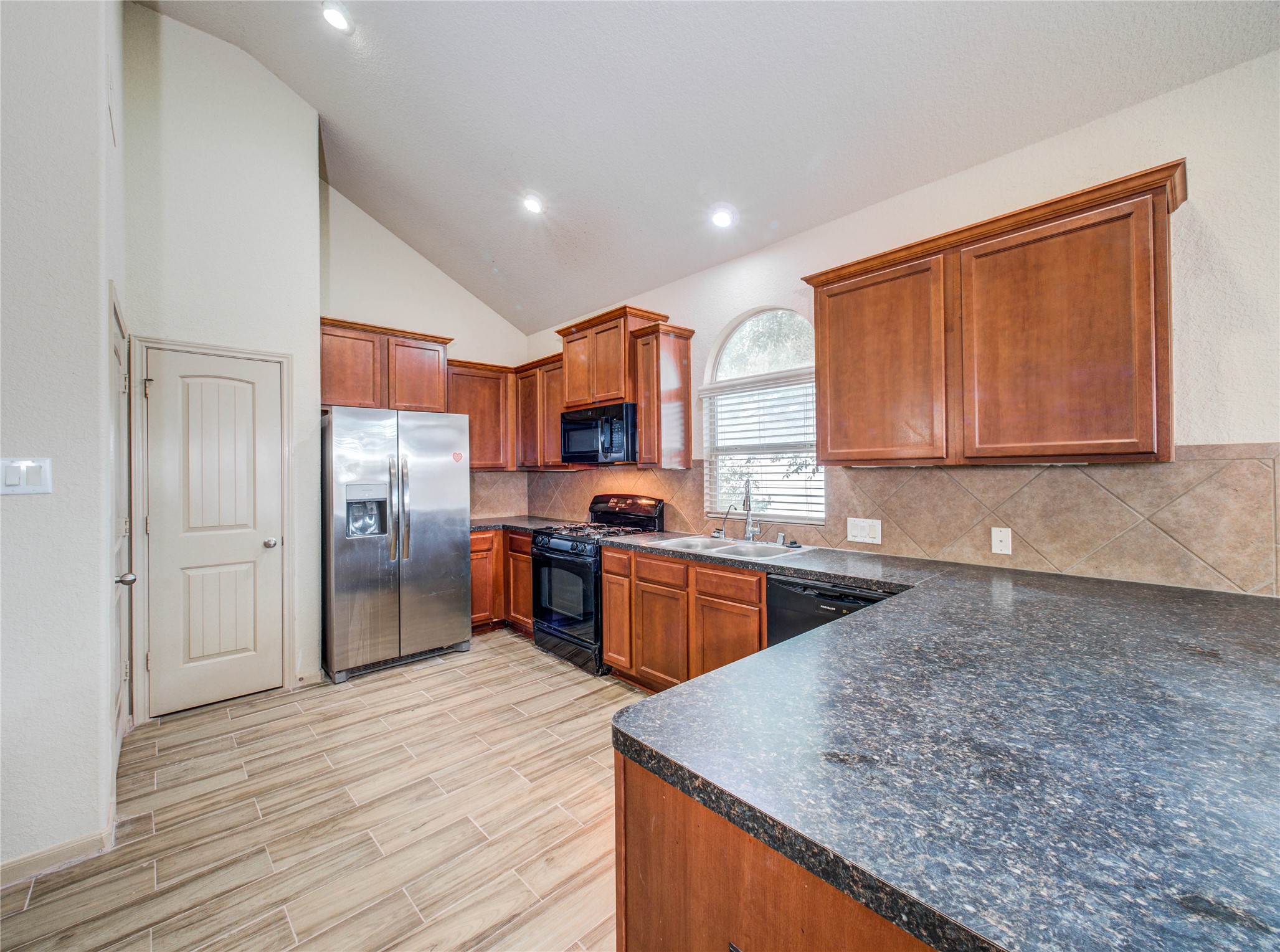 22411 Albee Drive Property Photo 11