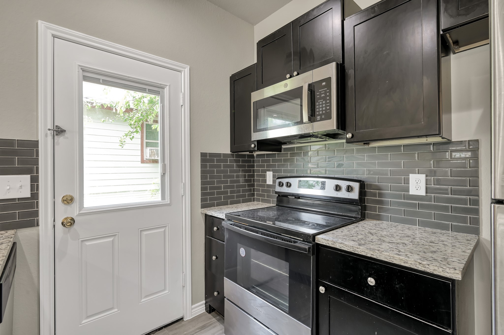 11756 White Cedar Street Property Photo 7