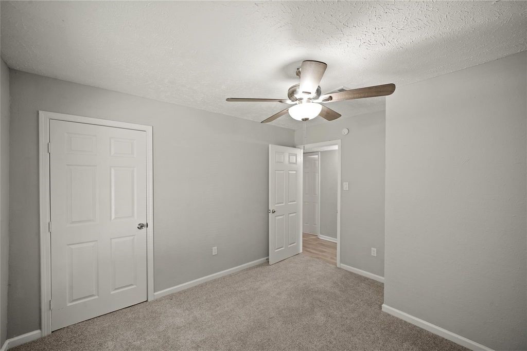 5822 Glenhurst Drive Property Photo 15