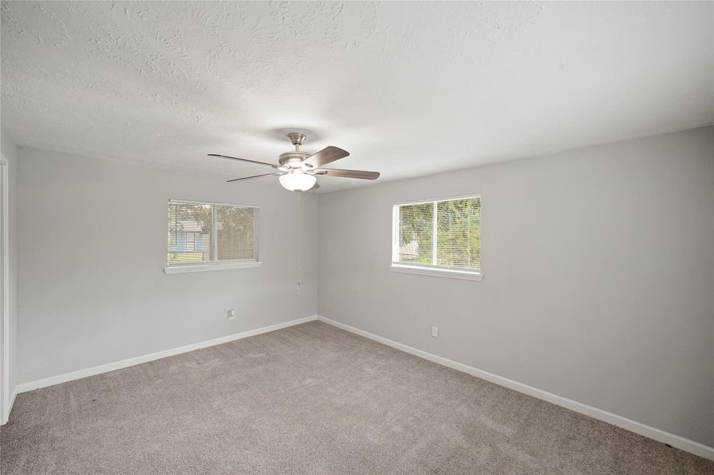 5822 Glenhurst Drive Property Photo 20