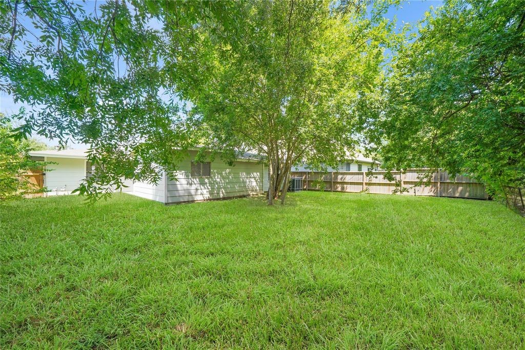 5822 Glenhurst Drive Property Photo 24
