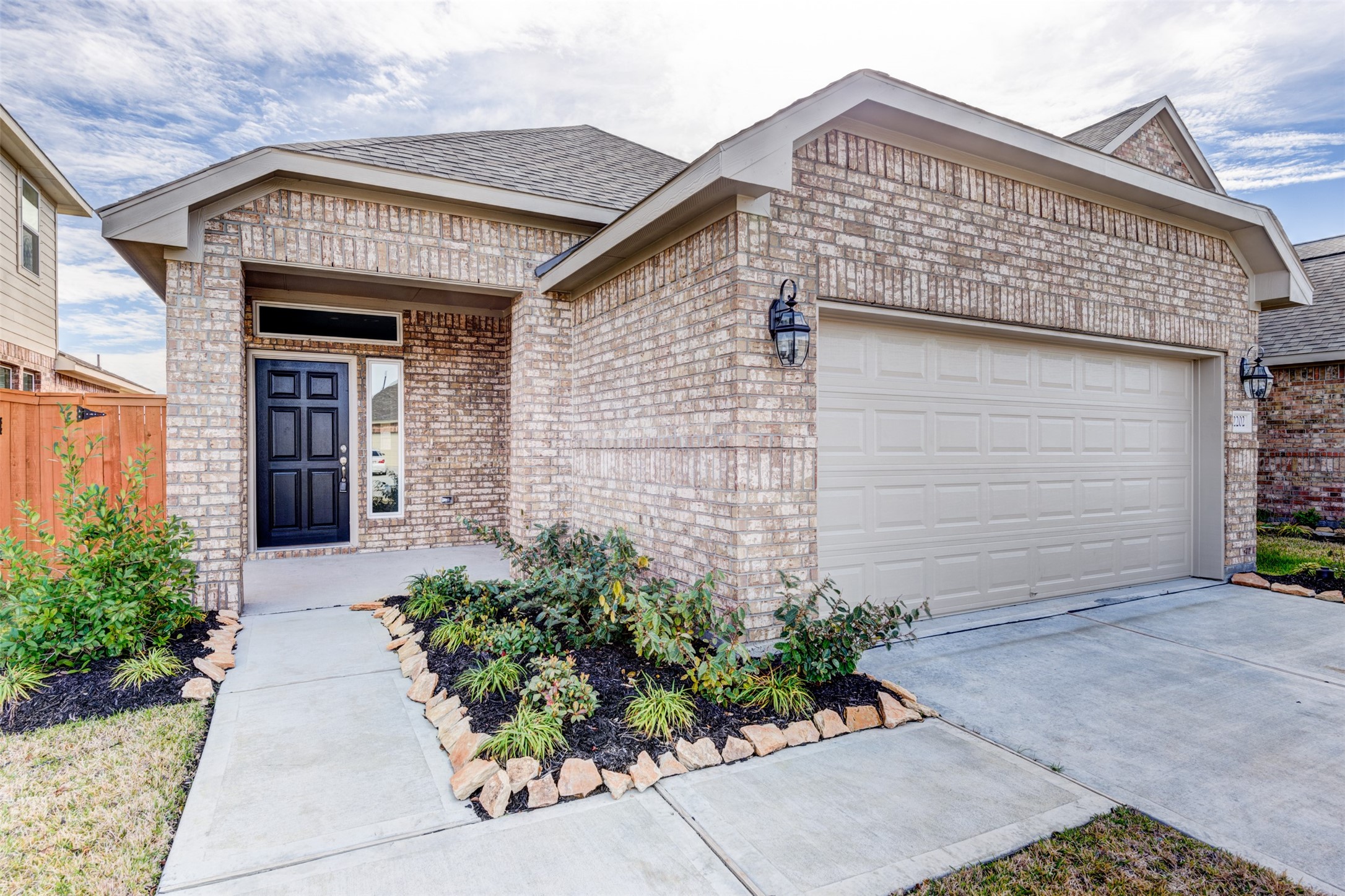2202 Windy Grove Drive Property Photo 2