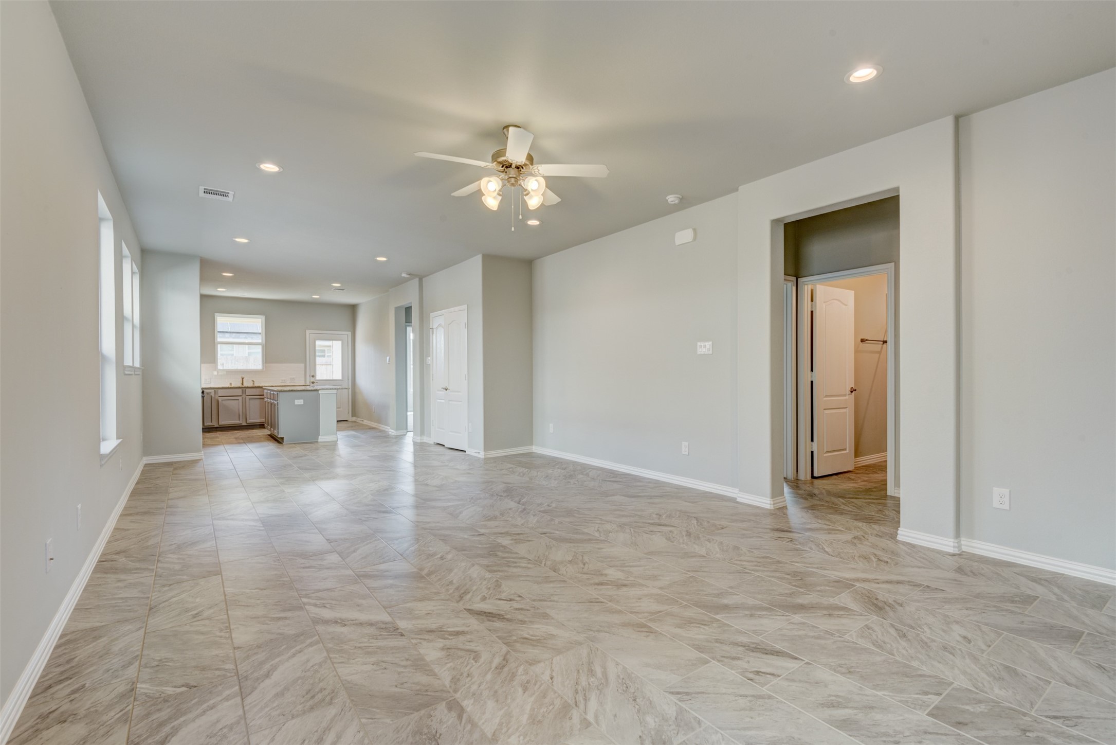2202 Windy Grove Drive Property Photo 4