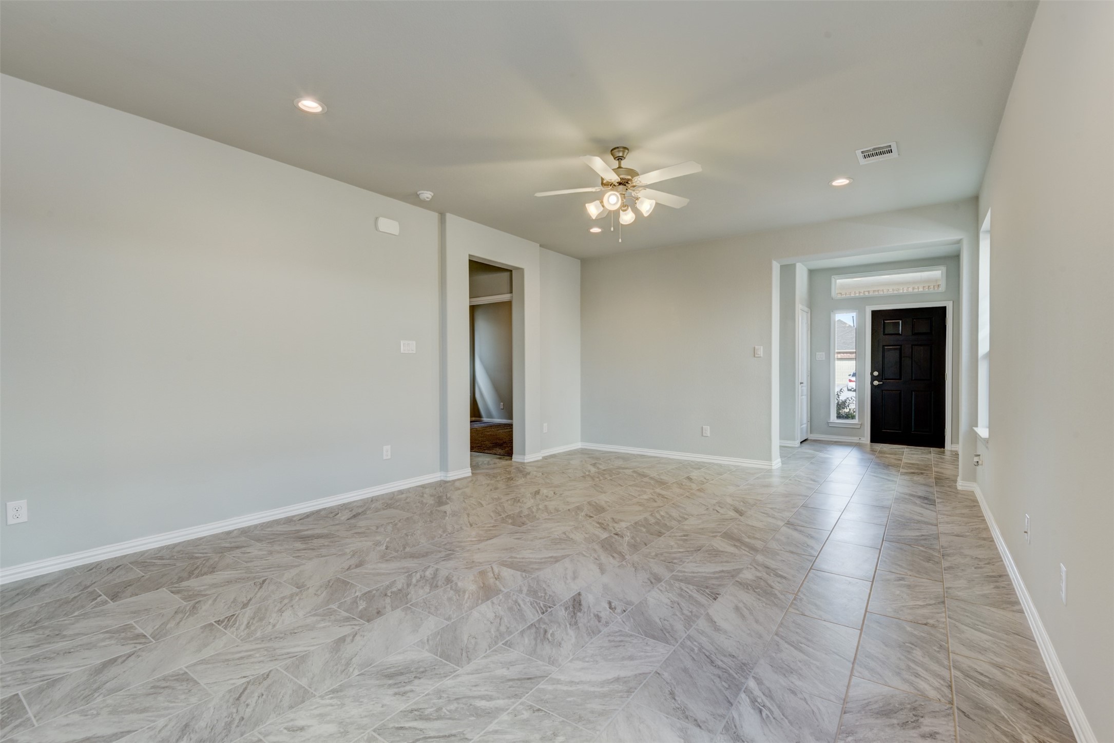 2202 Windy Grove Drive Property Photo 5