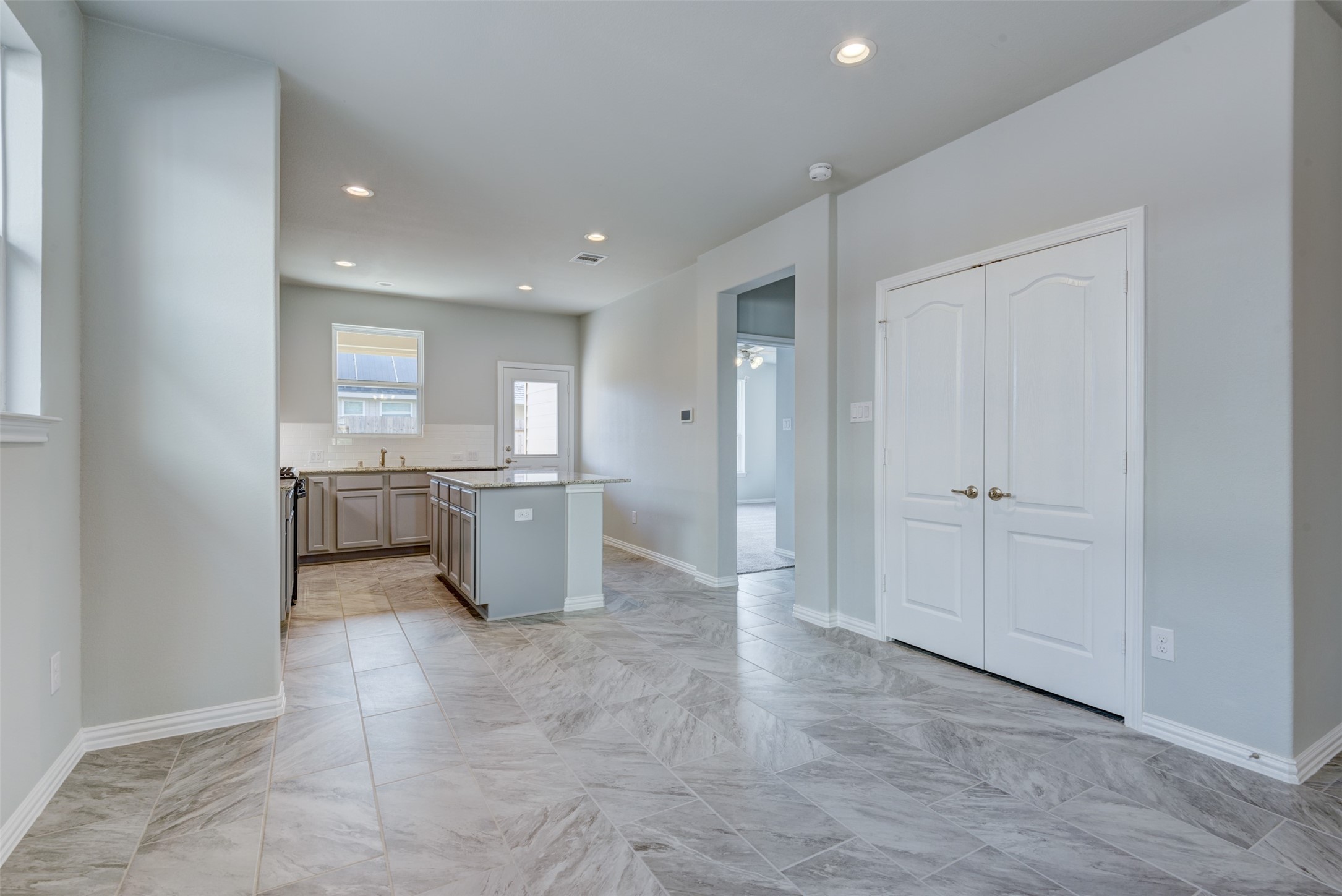 2202 Windy Grove Drive Property Photo 6