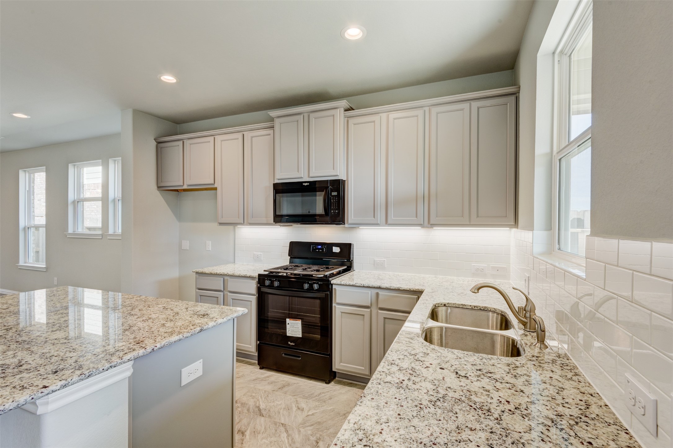 2202 Windy Grove Drive Property Photo 8