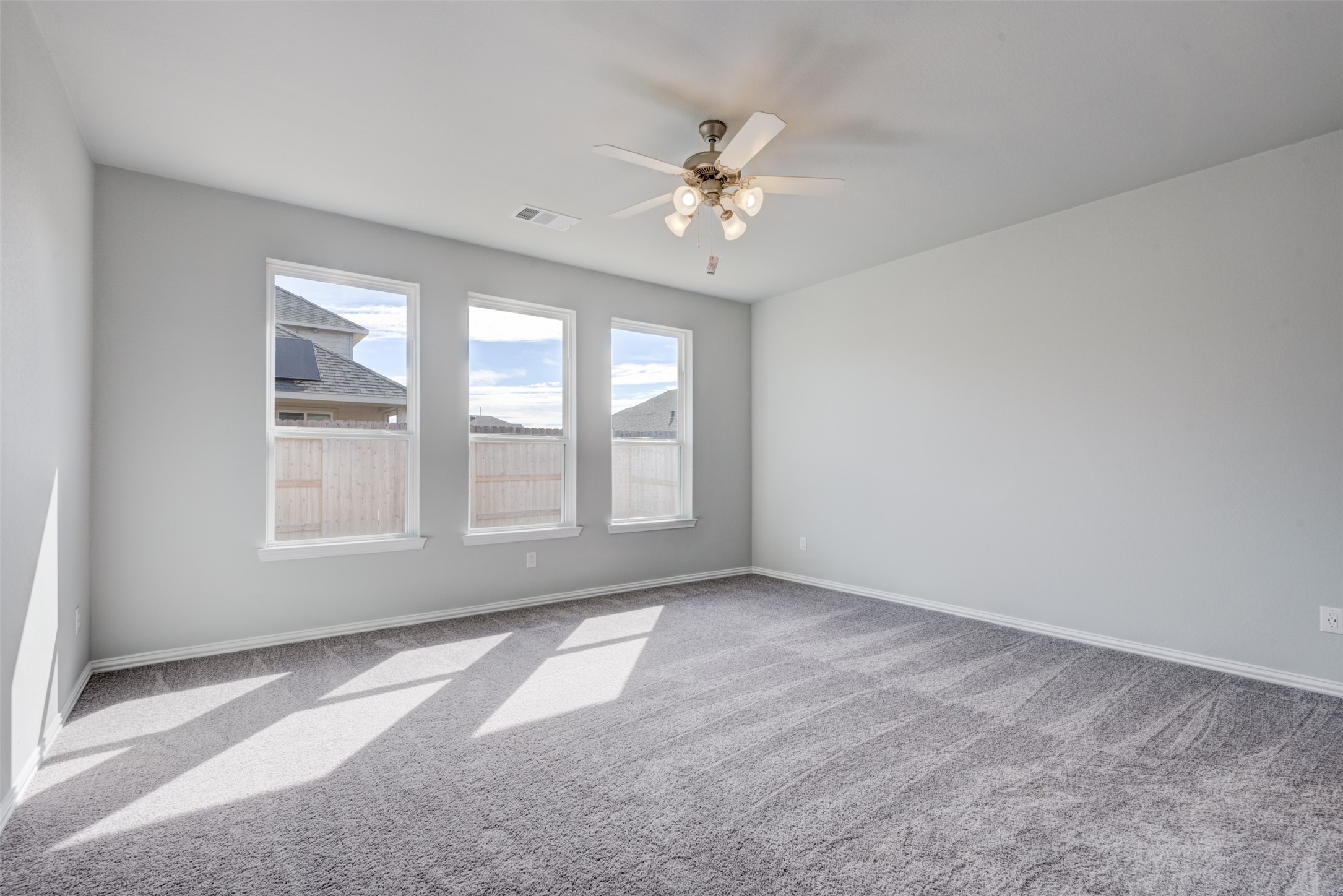 2202 Windy Grove Drive Property Photo 10