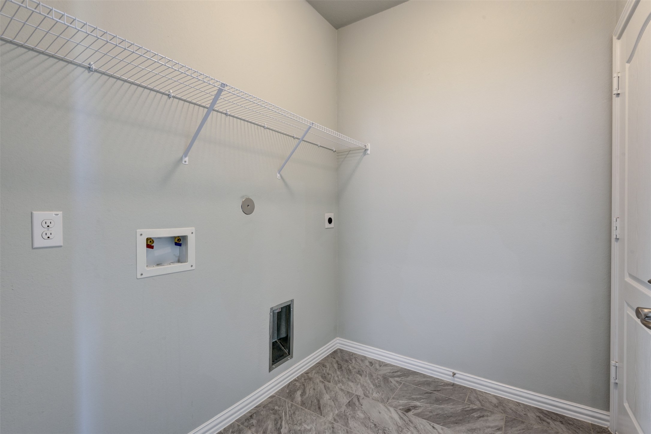 2202 Windy Grove Drive Property Photo 16