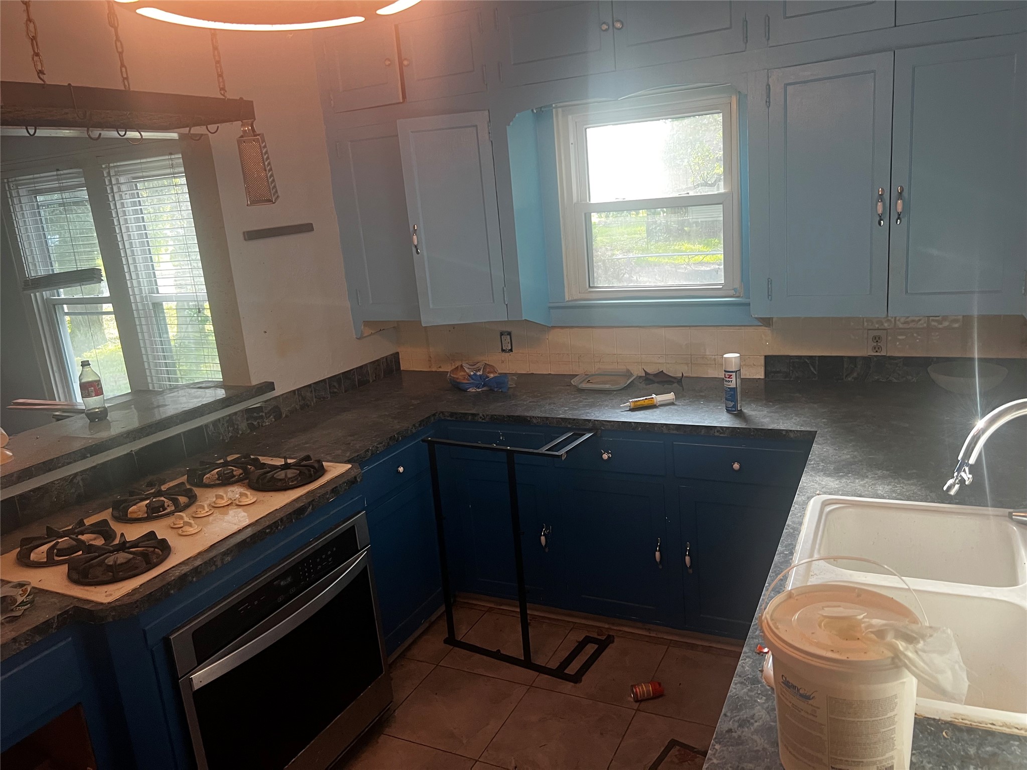 701 Oak Street Property Photo 4
