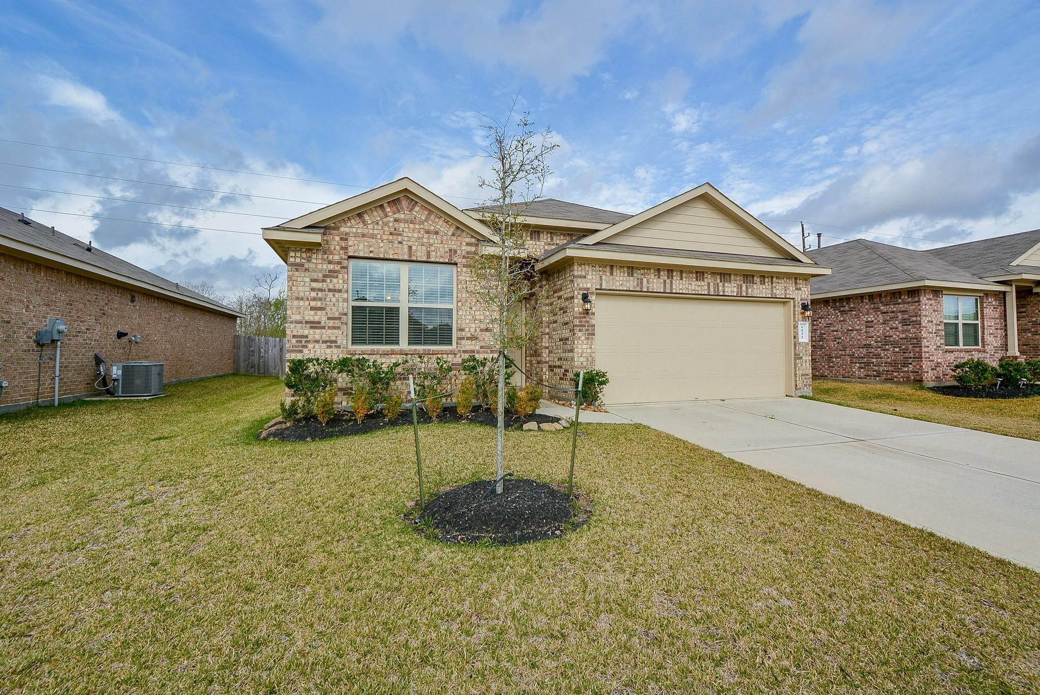 6035 Purple Iris Street Property Photo 3