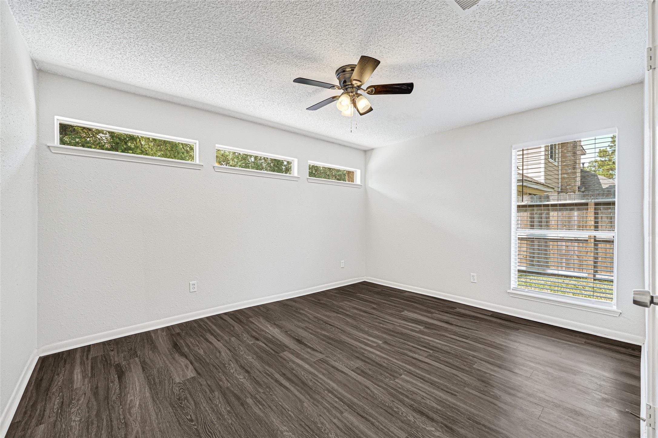 2314 Bright Meadows Drive Property Photo 12