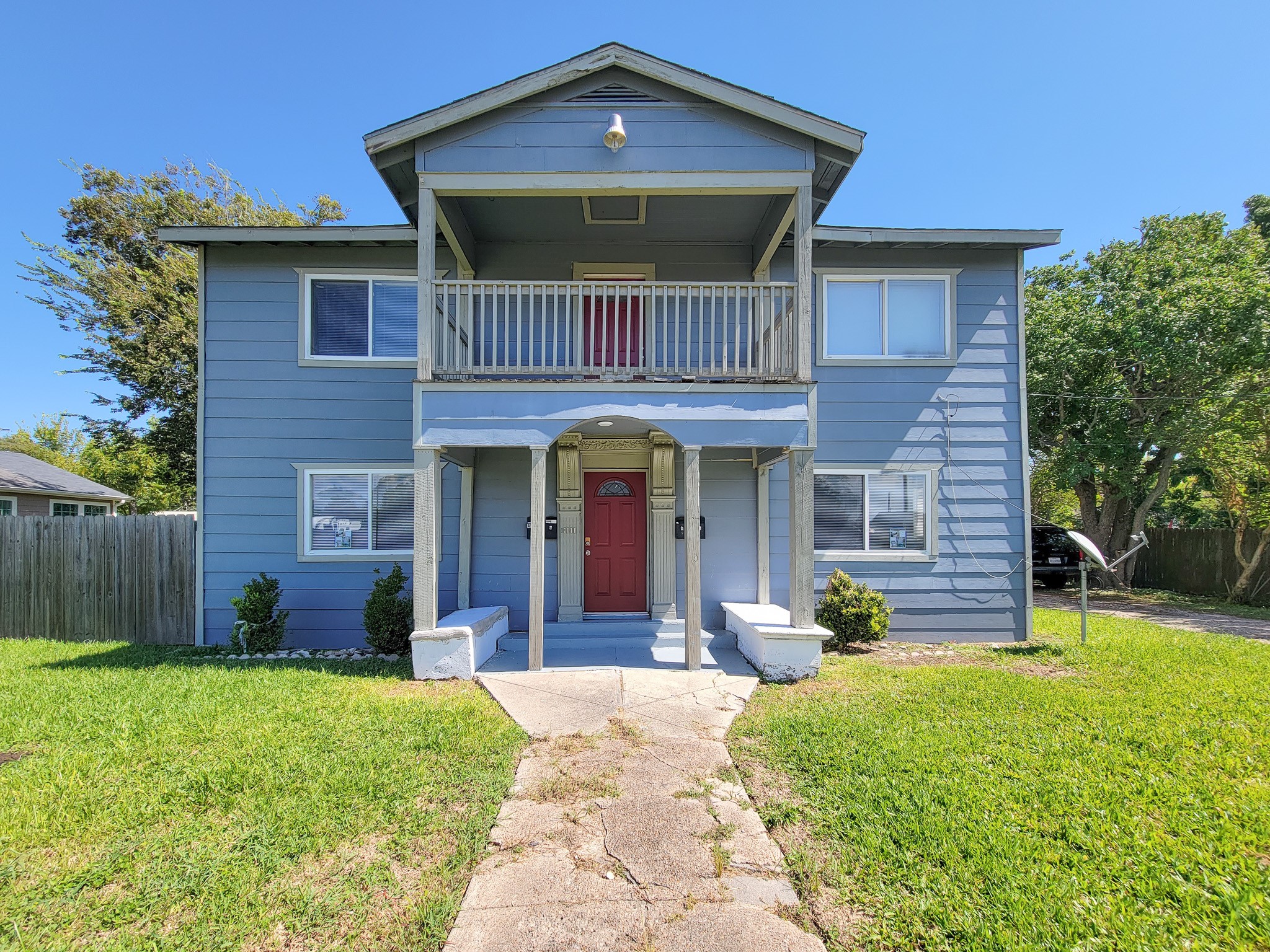 711 Avenue A 2 Property Photo 1