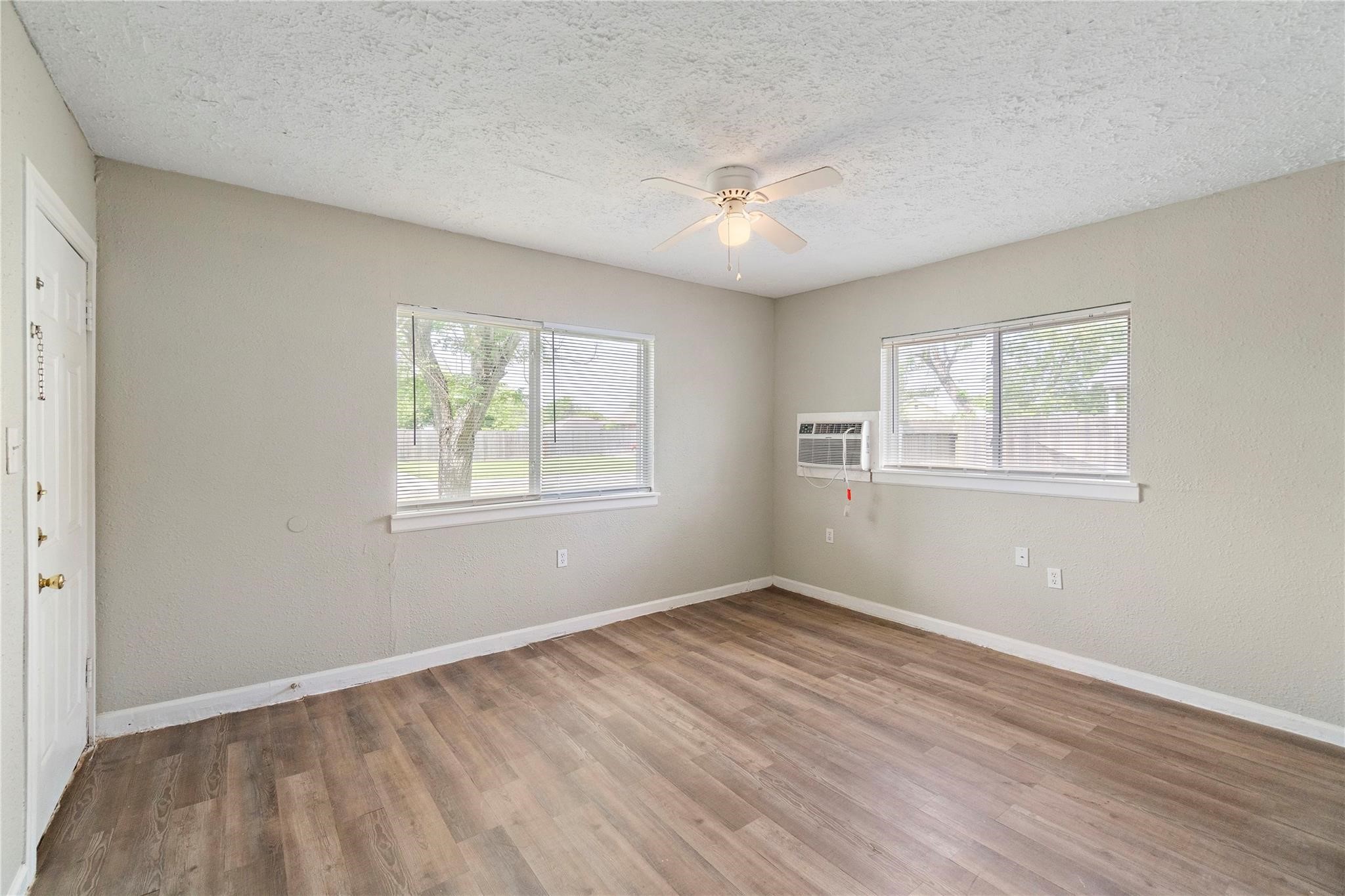 711 Avenue A 2 Property Photo 8