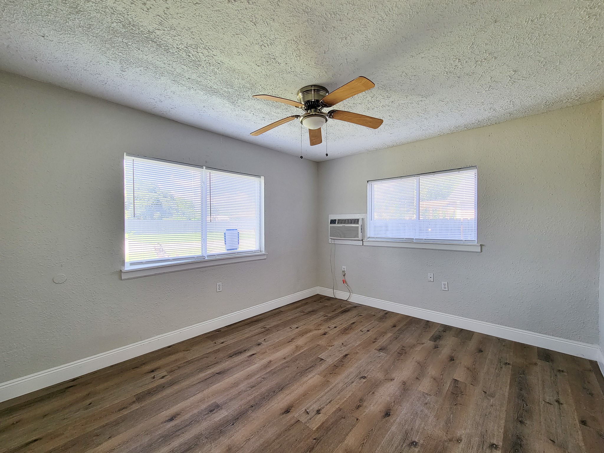 711 Avenue A 2 Property Photo 11