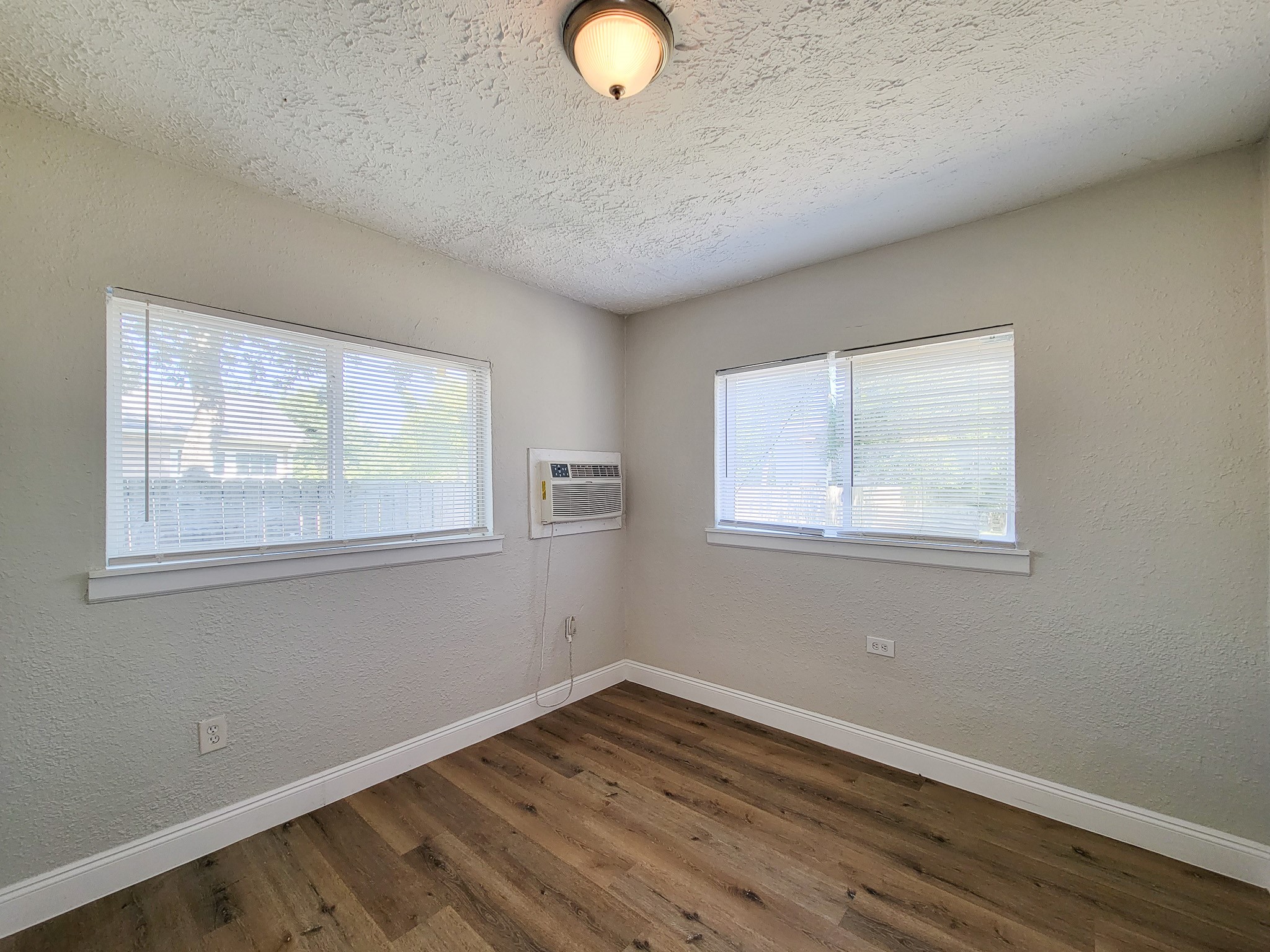 711 Avenue A 2 Property Photo 13