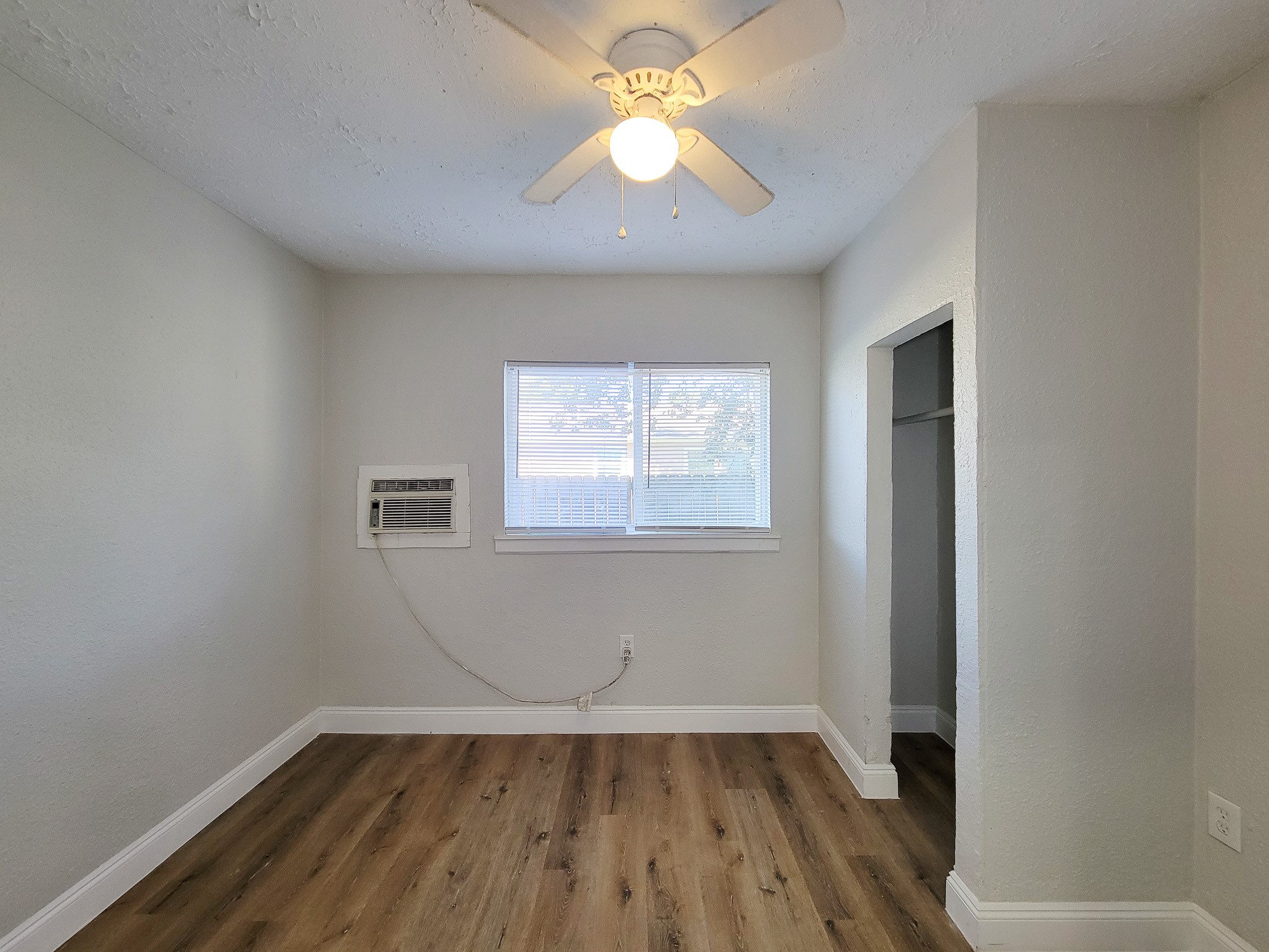 711 Avenue A 2 Property Photo 17
