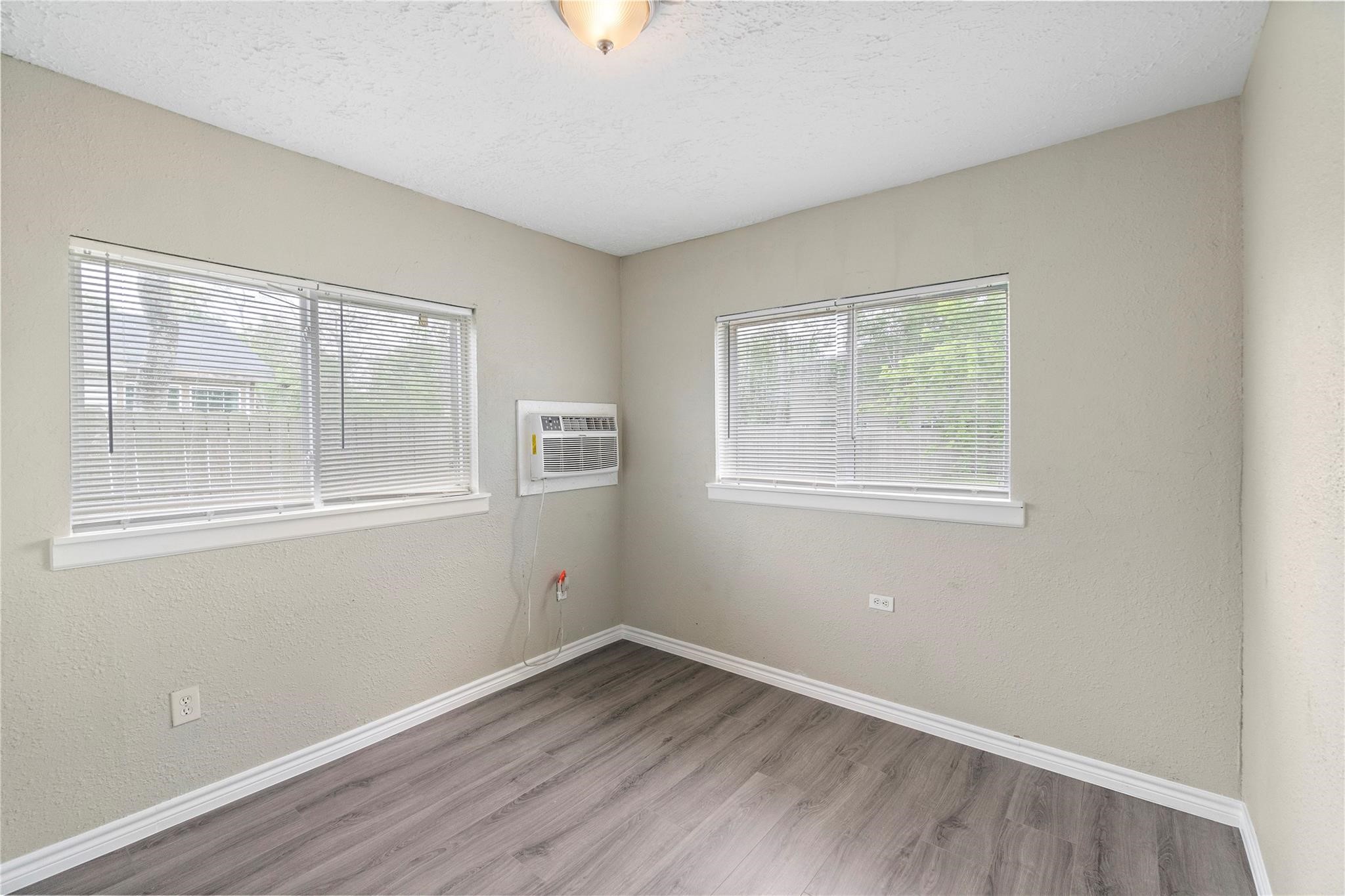 711 Avenue A 2 Property Photo 18