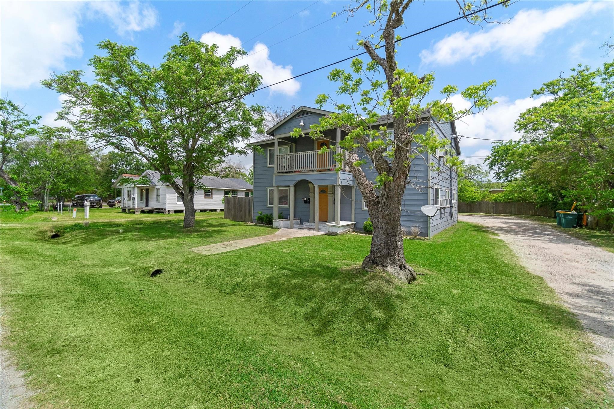 711 Avenue A 2 Property Photo 24