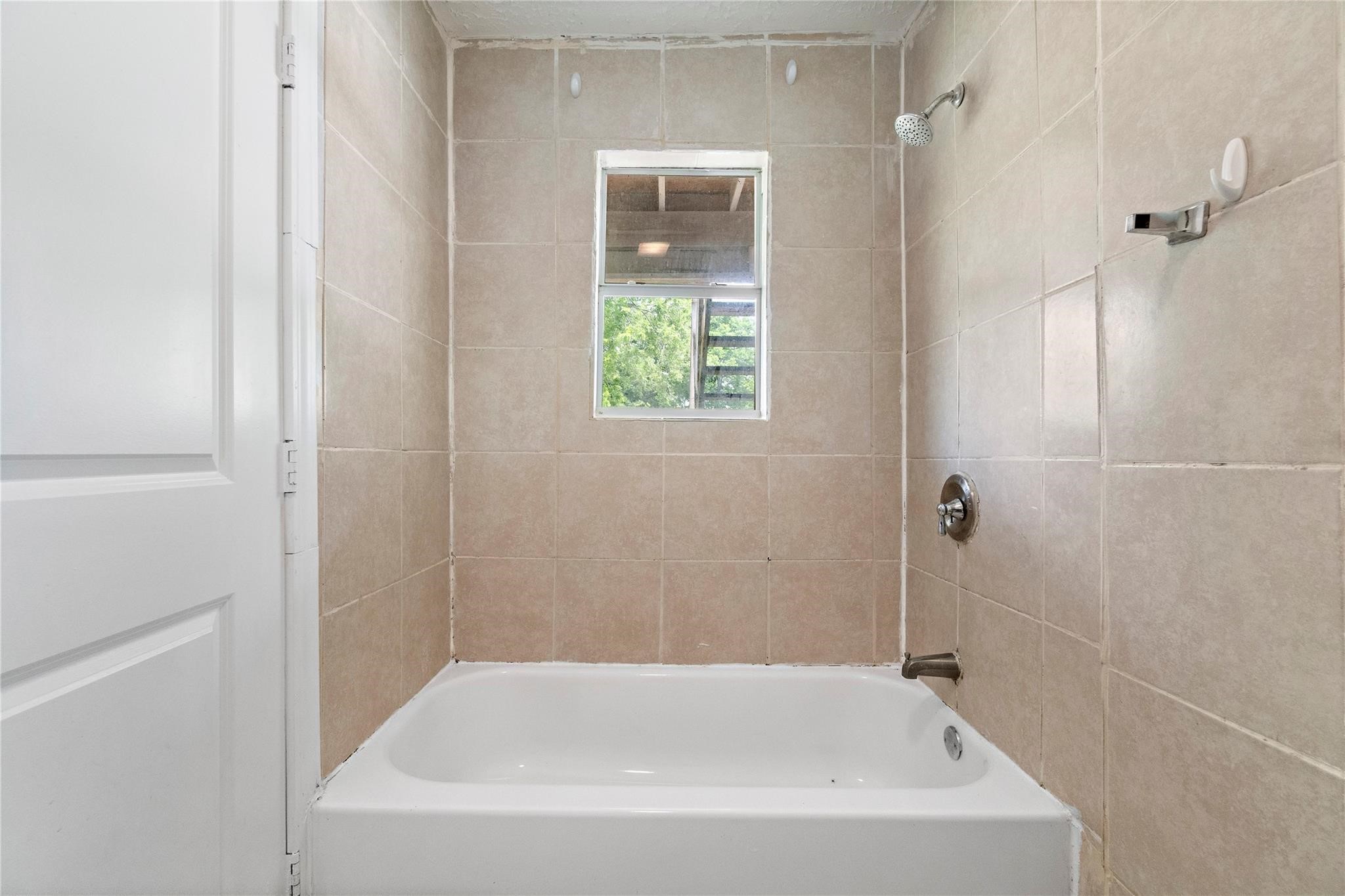711 Avenue A 2 Property Photo 26