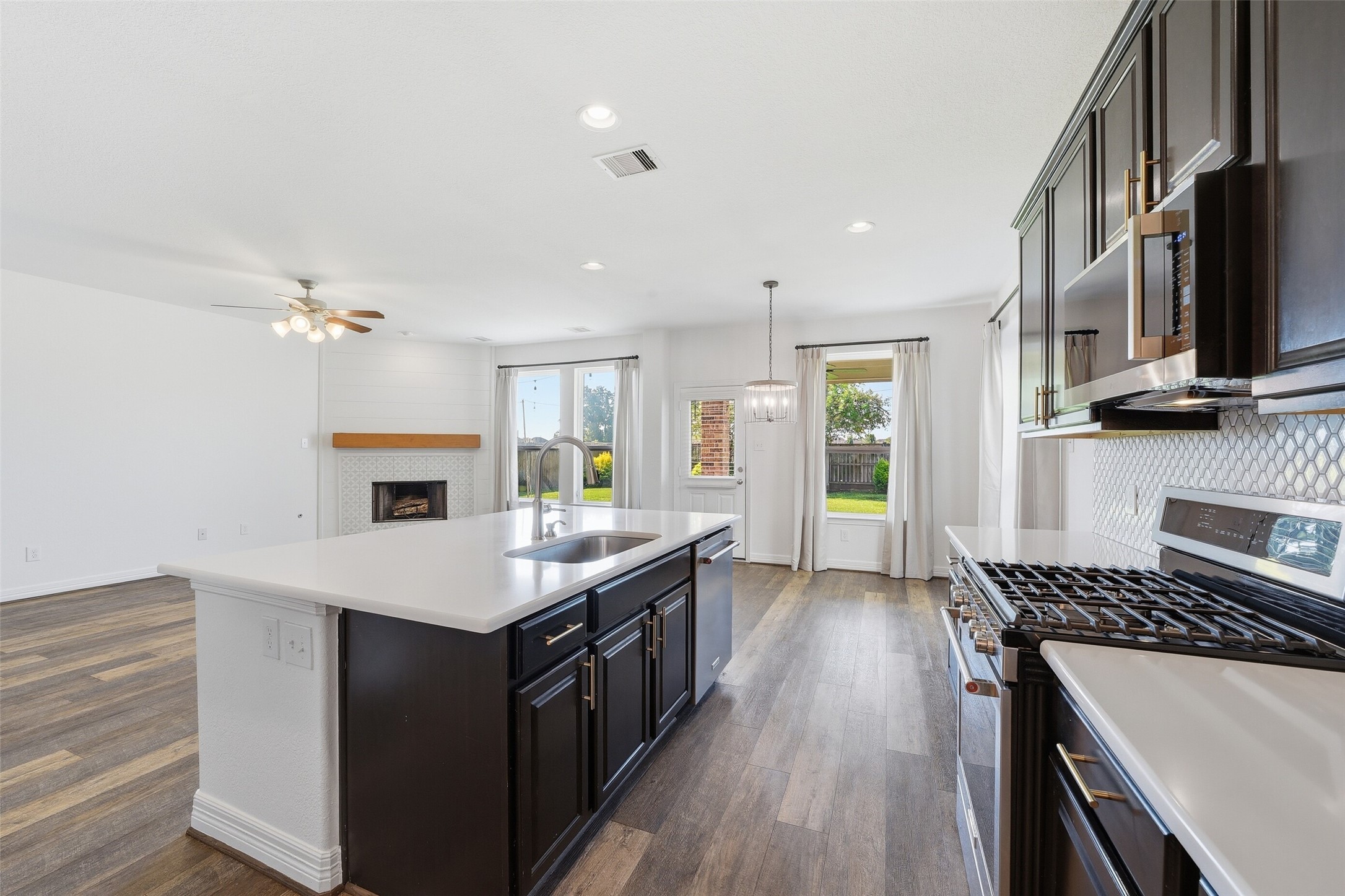 3547 Sunlight Springs Street Property Photo 13