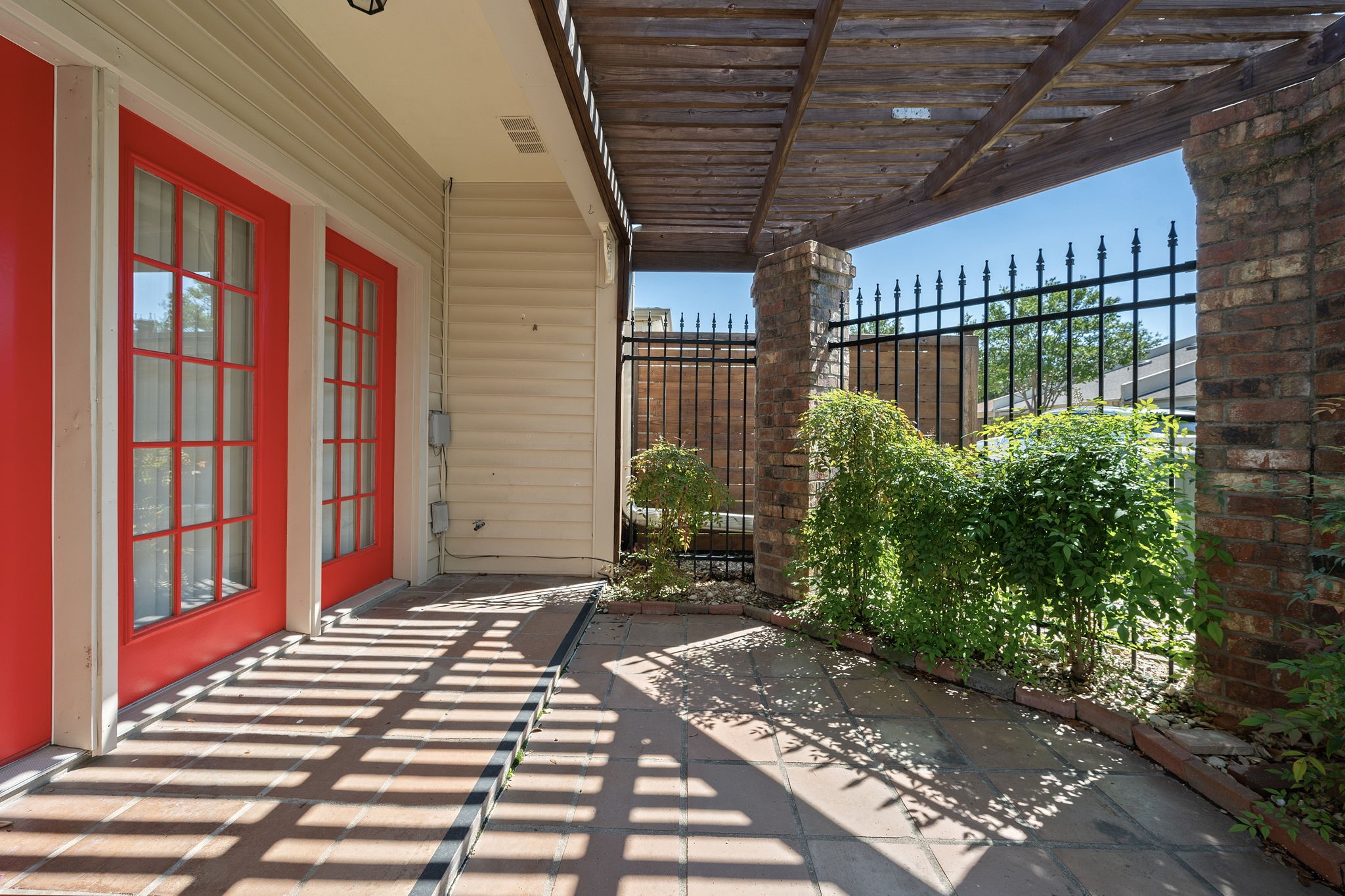 707 Walker Street Property Photo 10