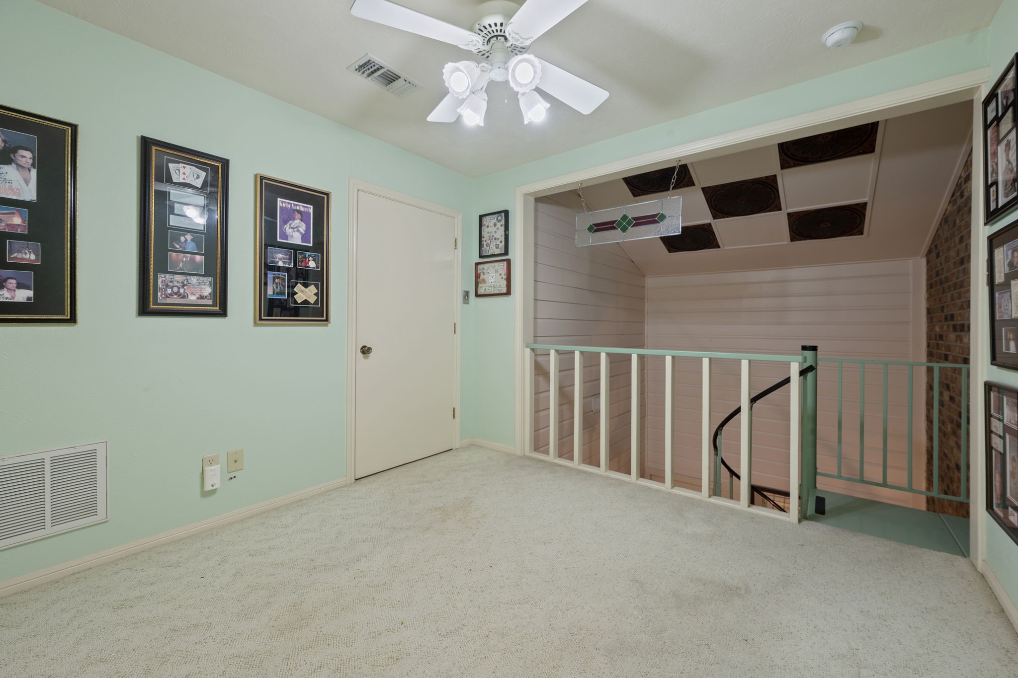 707 Walker Street Property Photo 18
