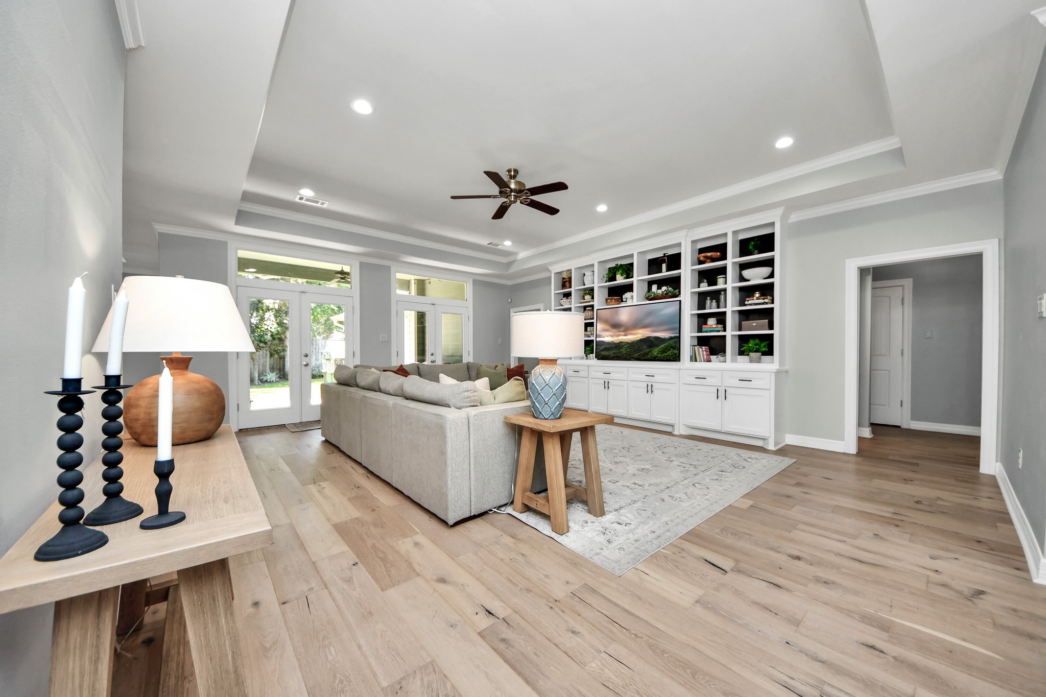 1431 Martin Street Property Photo 9