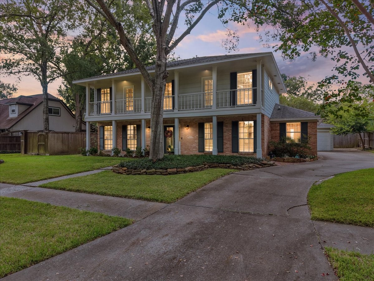 15710 Crestbrook Drive Property Photo 1