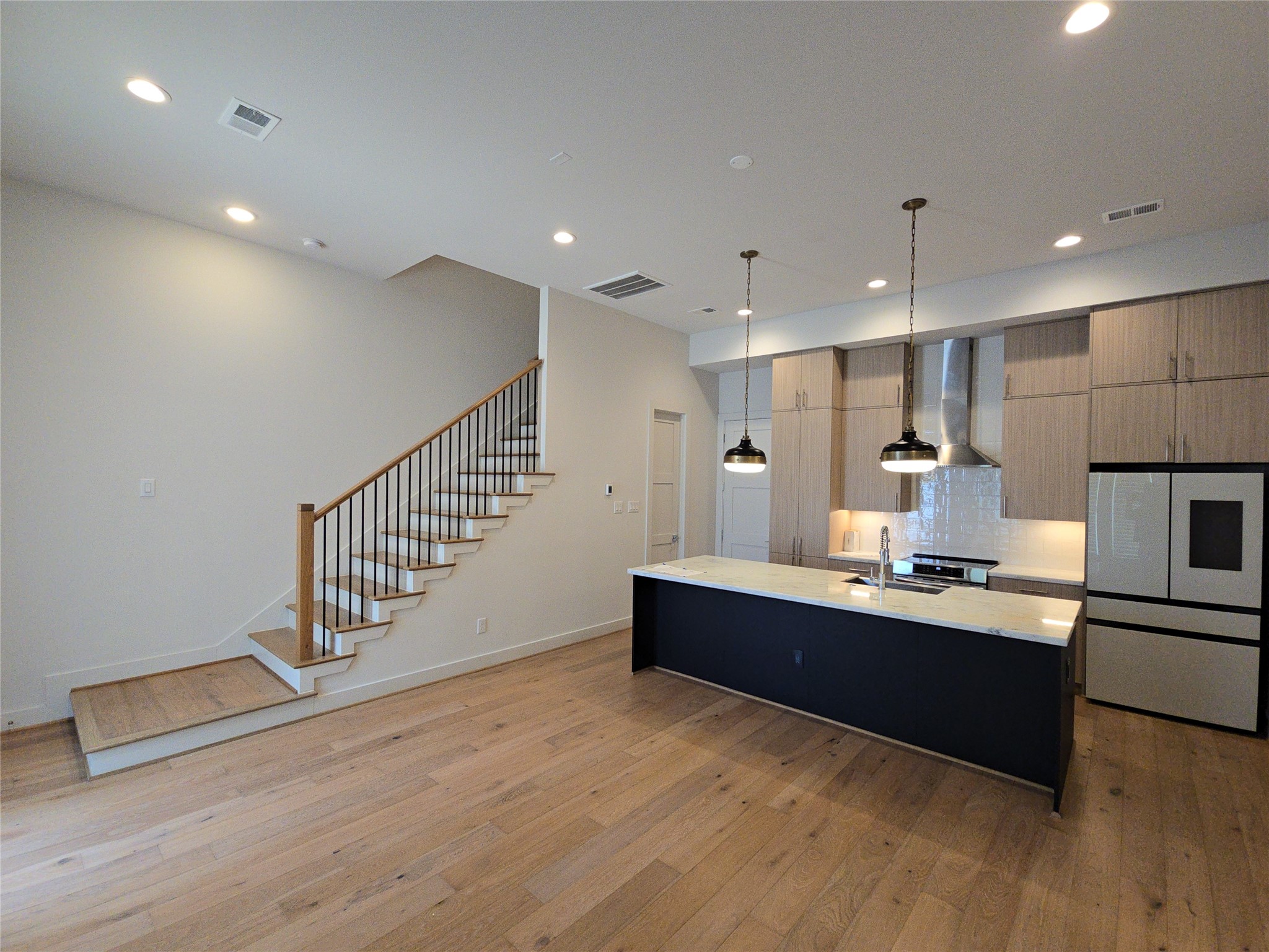 2414 Gray Street Property Photo 6