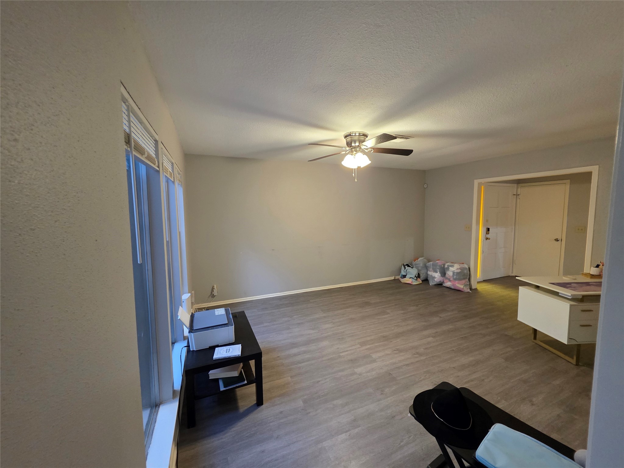 6515 Mission Hills Drive Property Photo 3