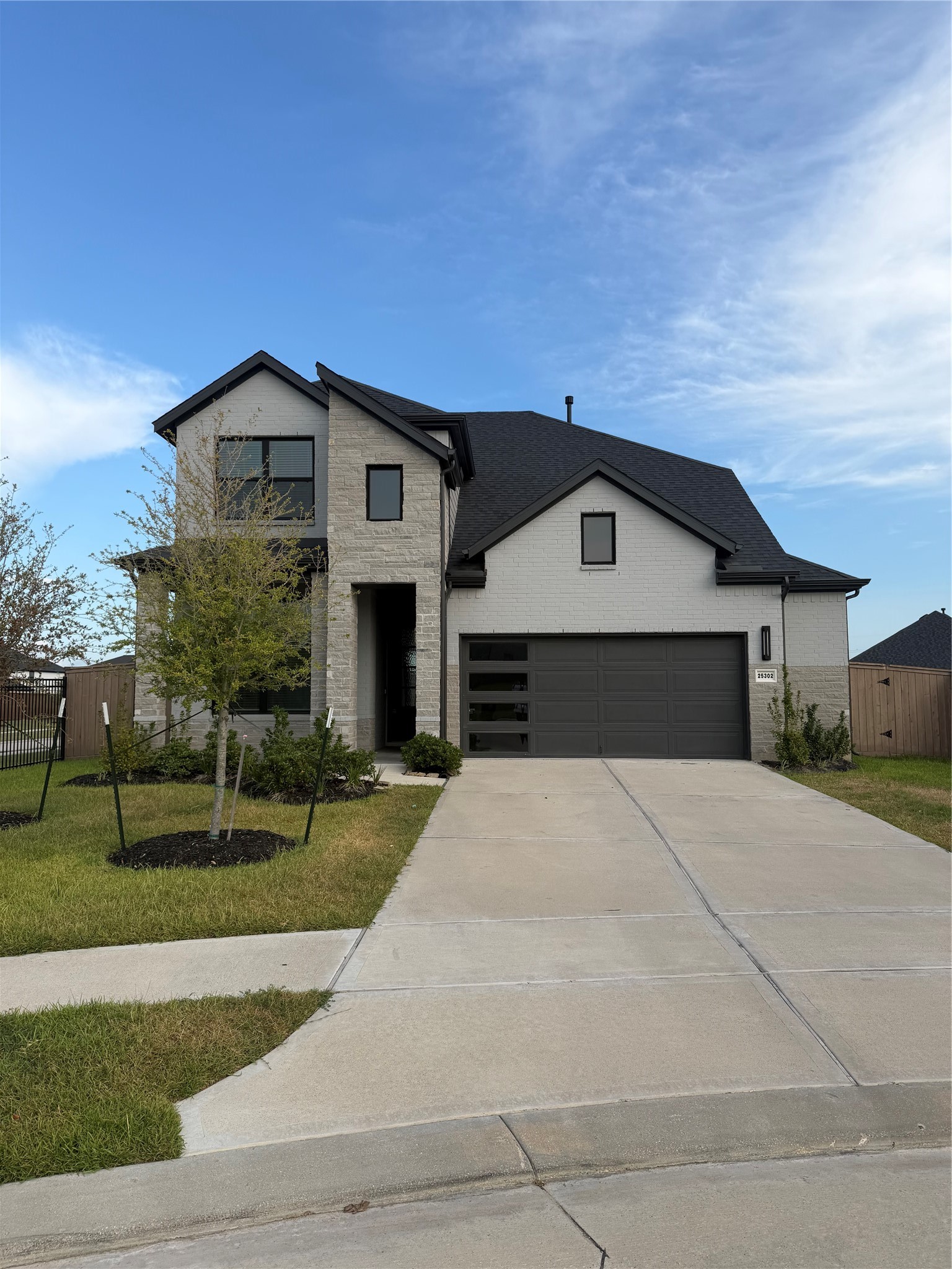 25302 Rothesay Lane Property Photo 4