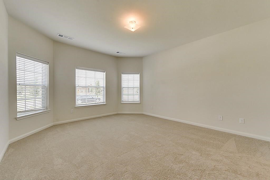 2023 Heath Ridge Lane Property Photo 3