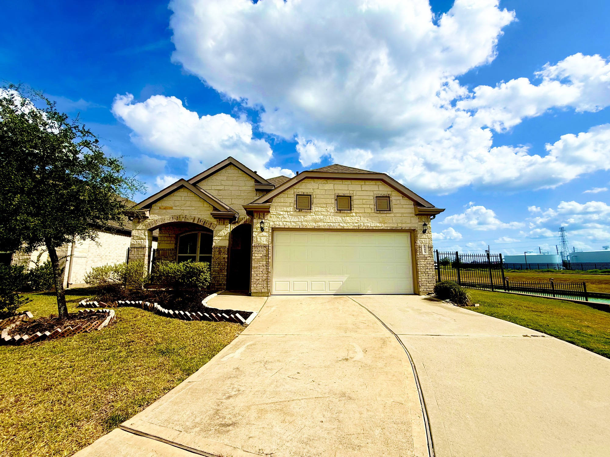 24423 Tesino River Circle Property Photo 2