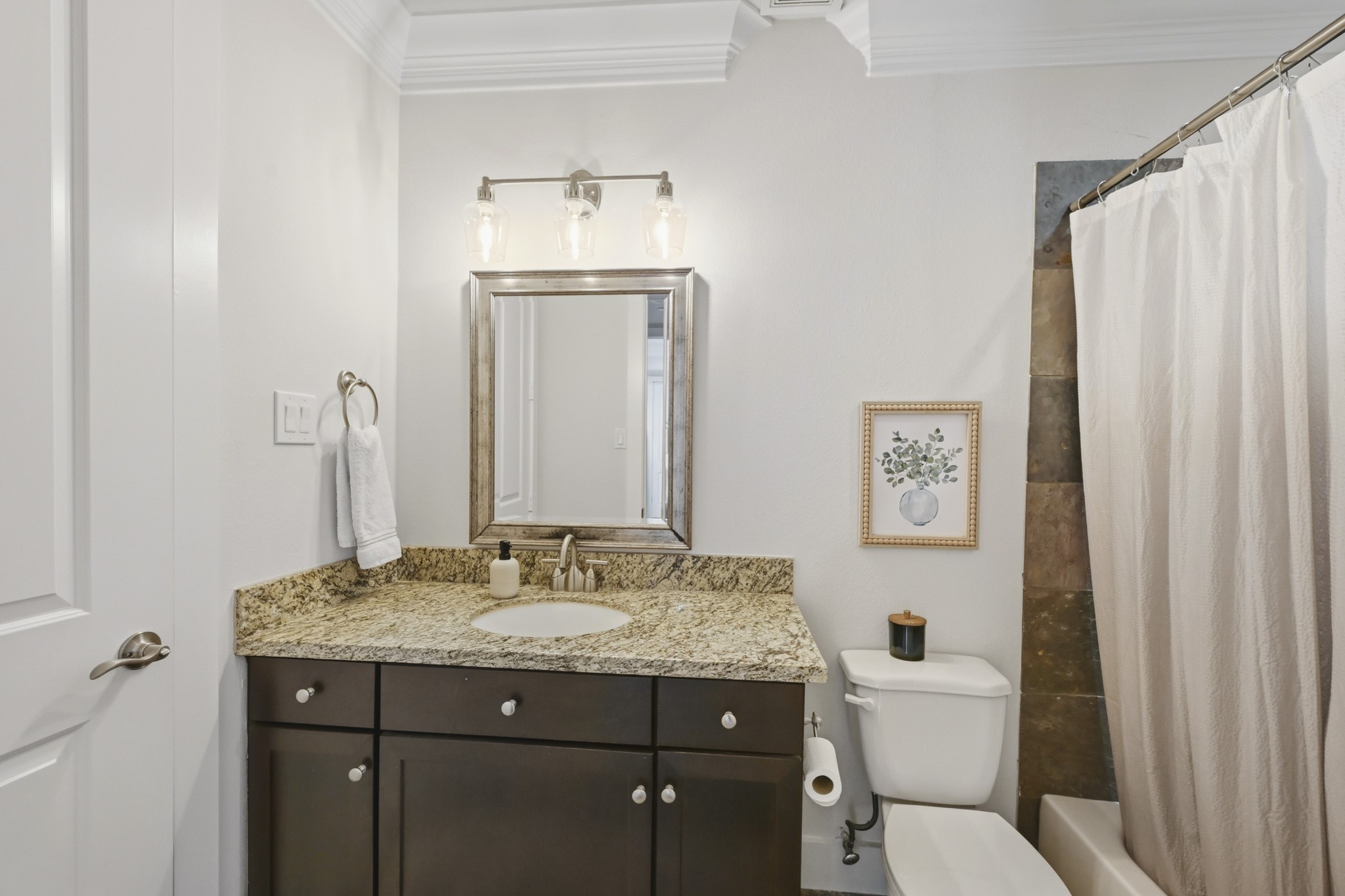 510 Lovett Boulevard 301 Property Photo 11