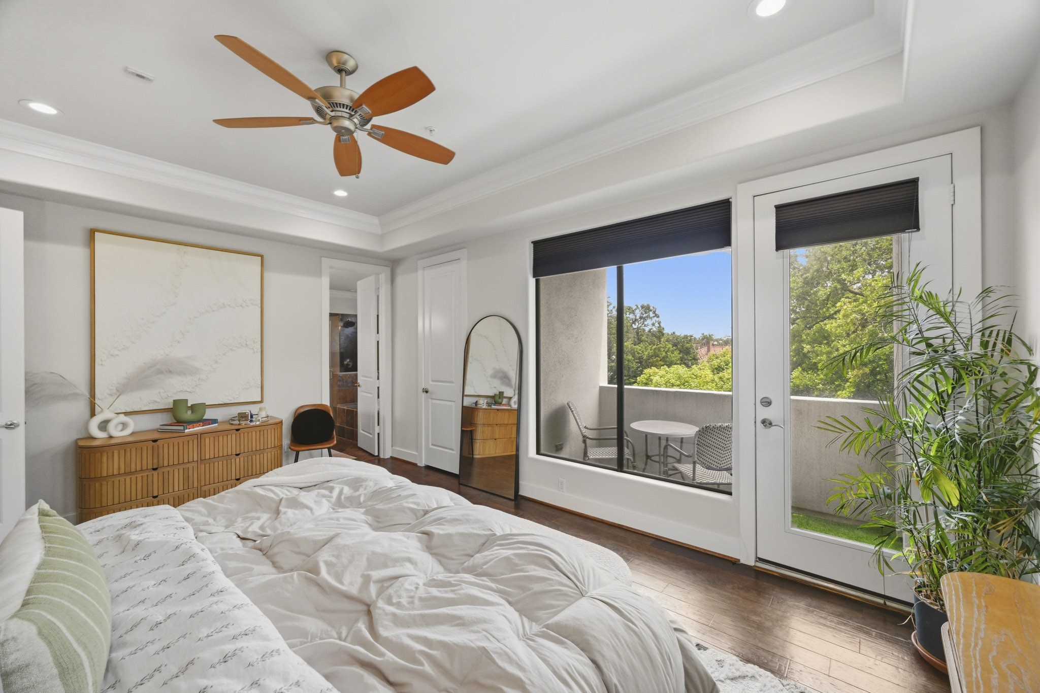510 Lovett Boulevard 301 Property Photo 17