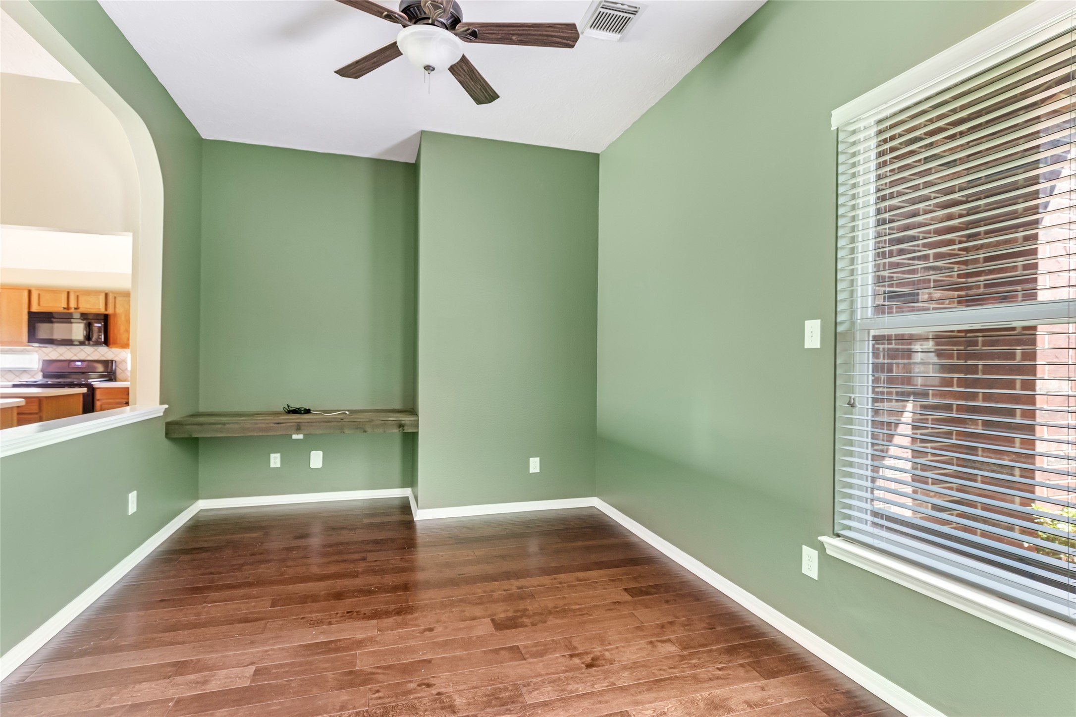 2203 Blossom Creek Drive Property Photo 4