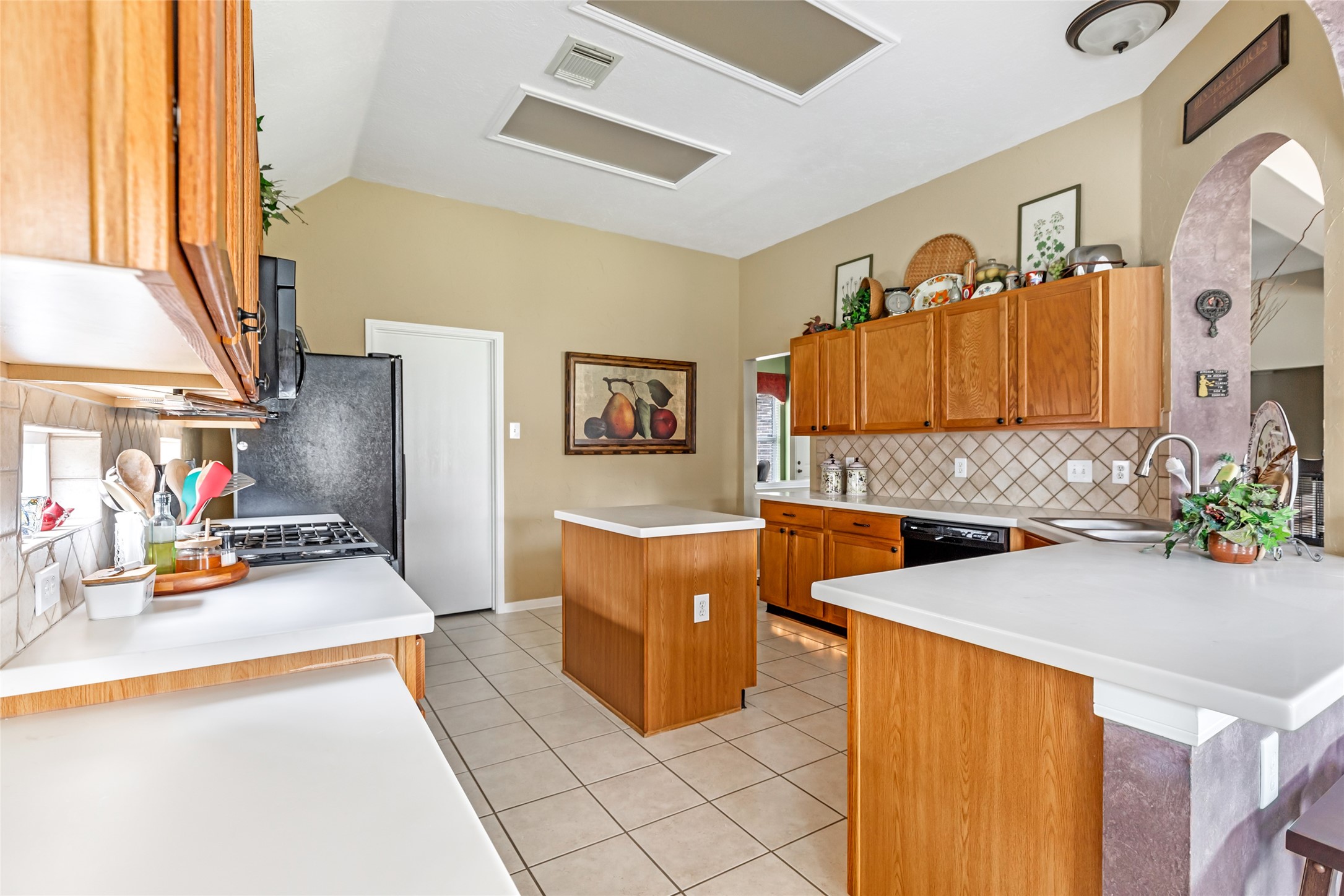 2203 Blossom Creek Drive Property Photo 9