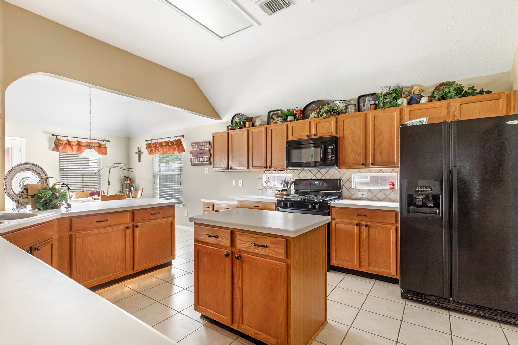 2203 Blossom Creek Drive Property Photo 10