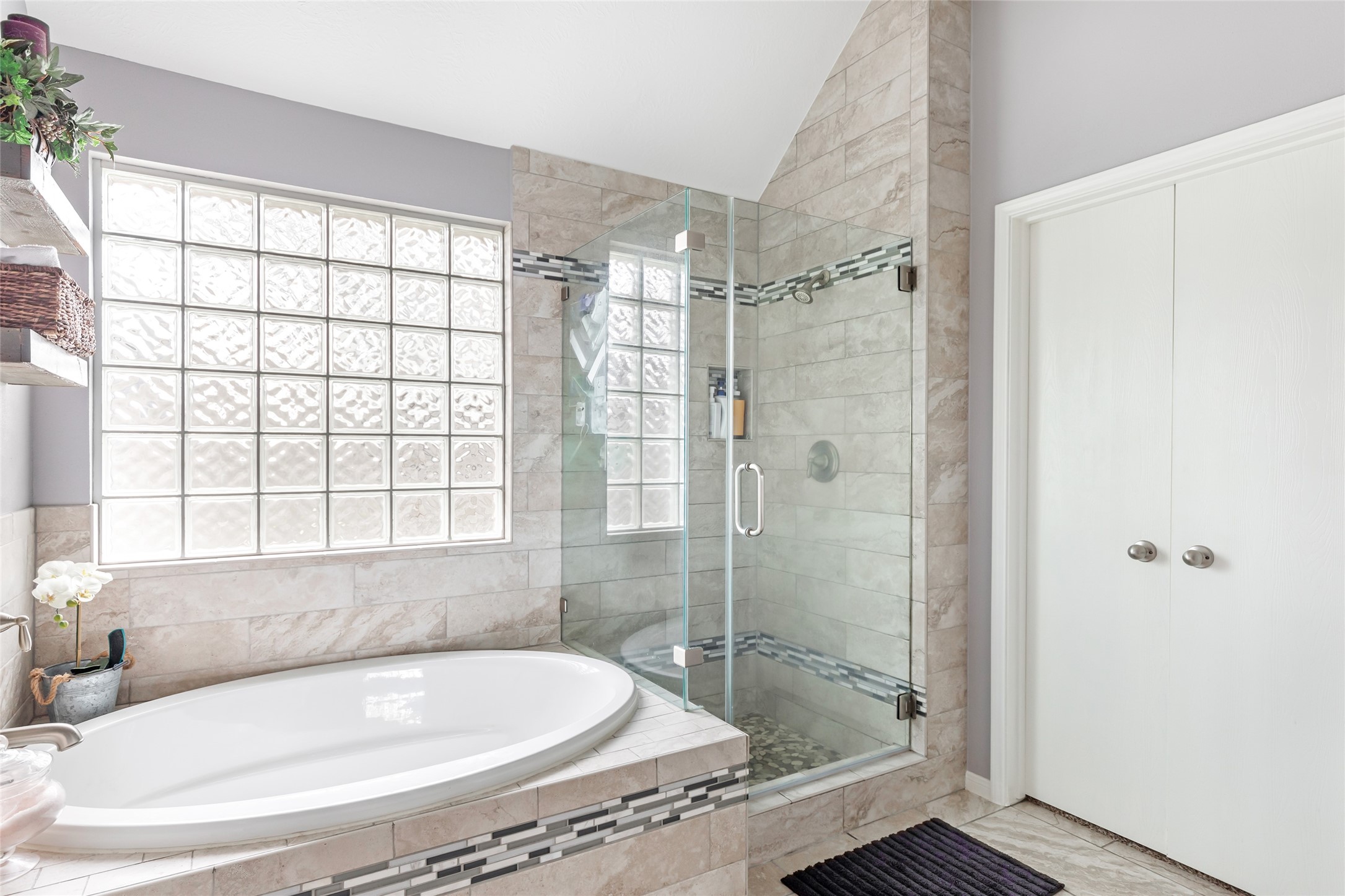 2203 Blossom Creek Drive Property Photo 13