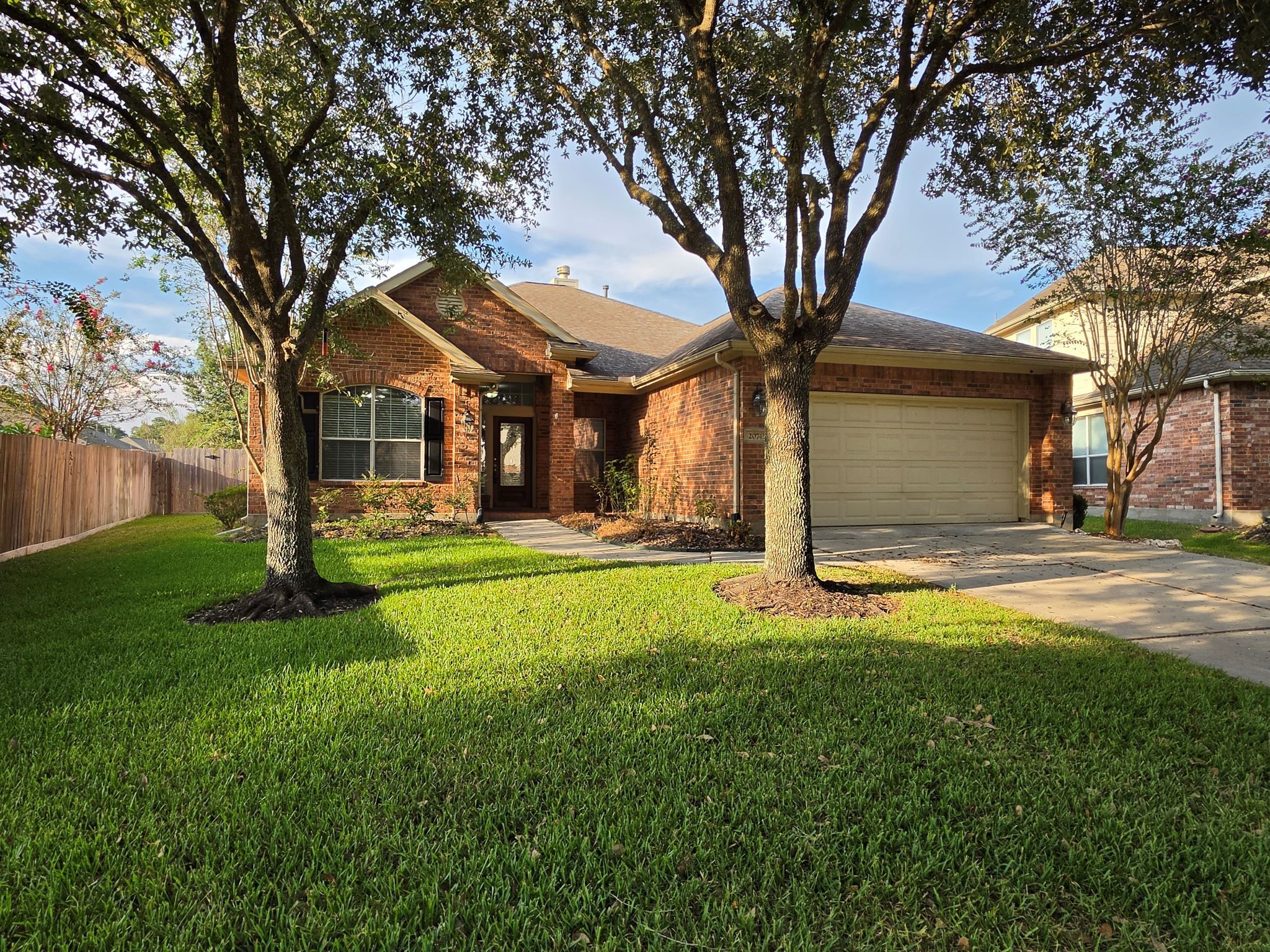 20743 Oakhurst Meadows Drive Property Photo 3